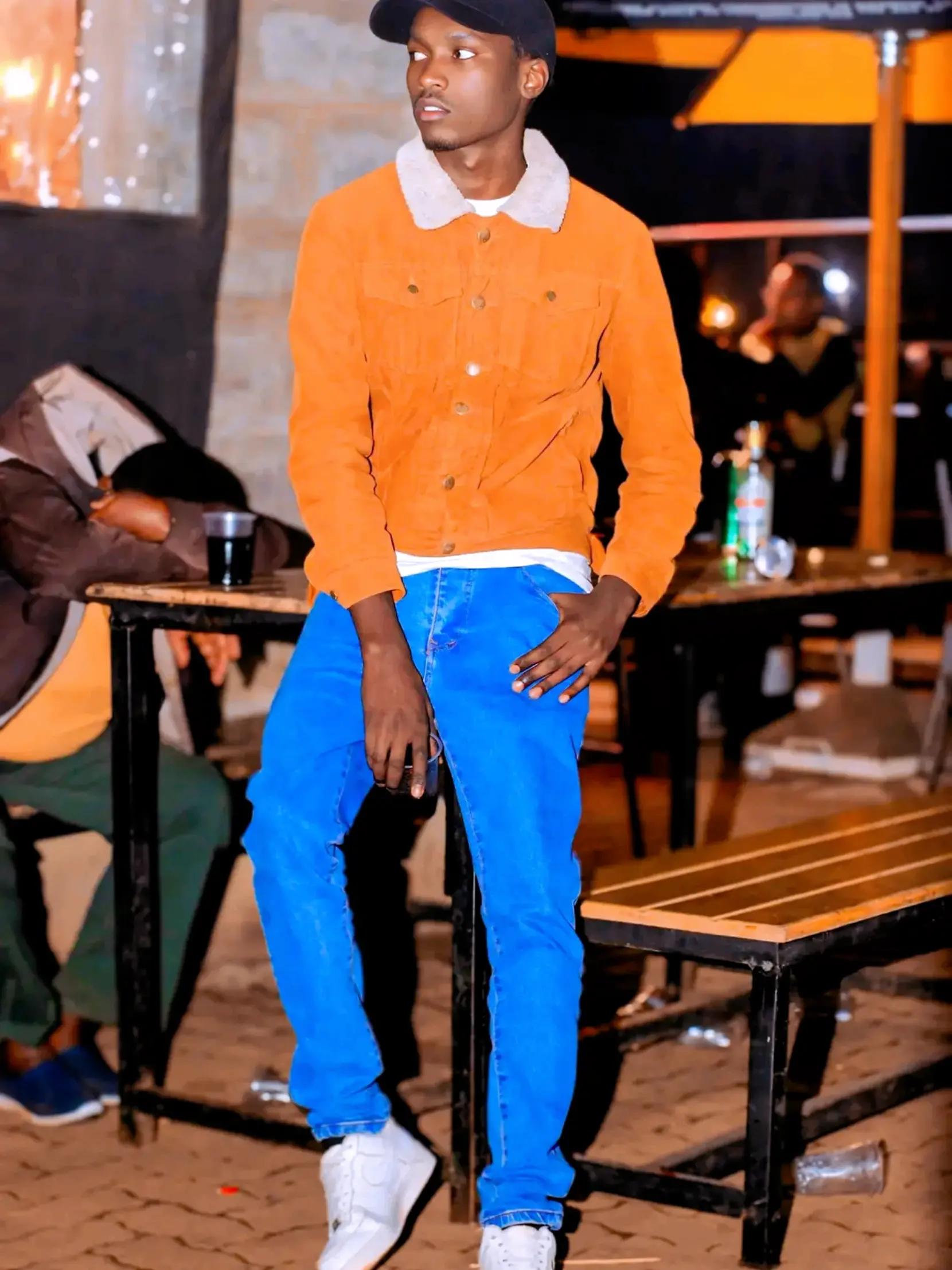 @WEEPON THE ENTERTAINER (DJ)