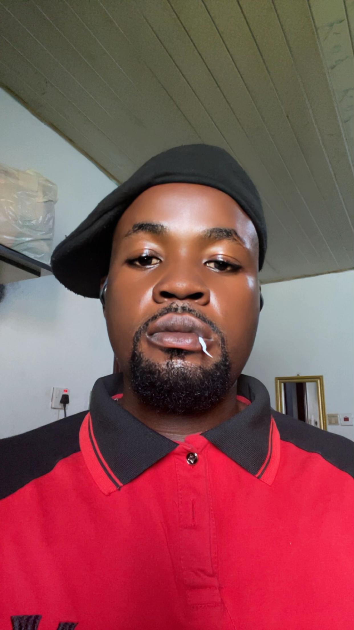 @OLAMILEKAN👑👑🤴🤴