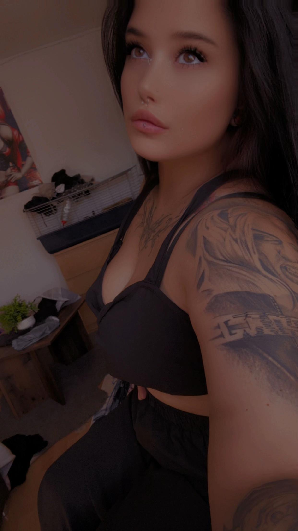 @𝒜𝓁𝓁 e𝓎𝑒𝓈 o𝓃𝑒 𝓂𝑒🌸