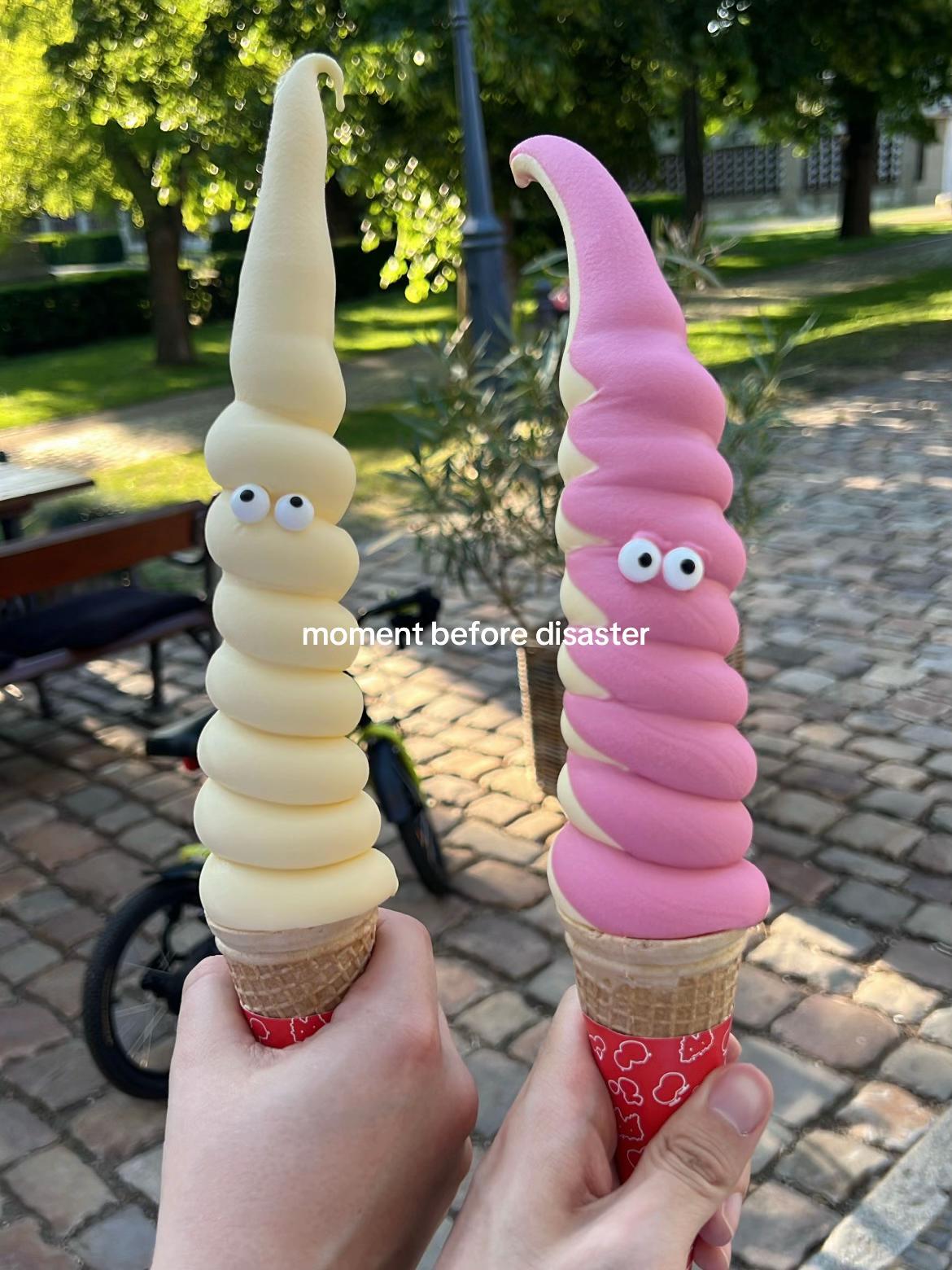 @junwoo