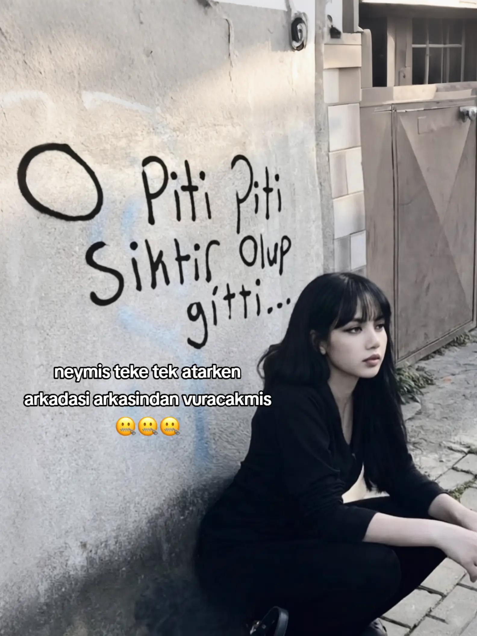 @𓆈