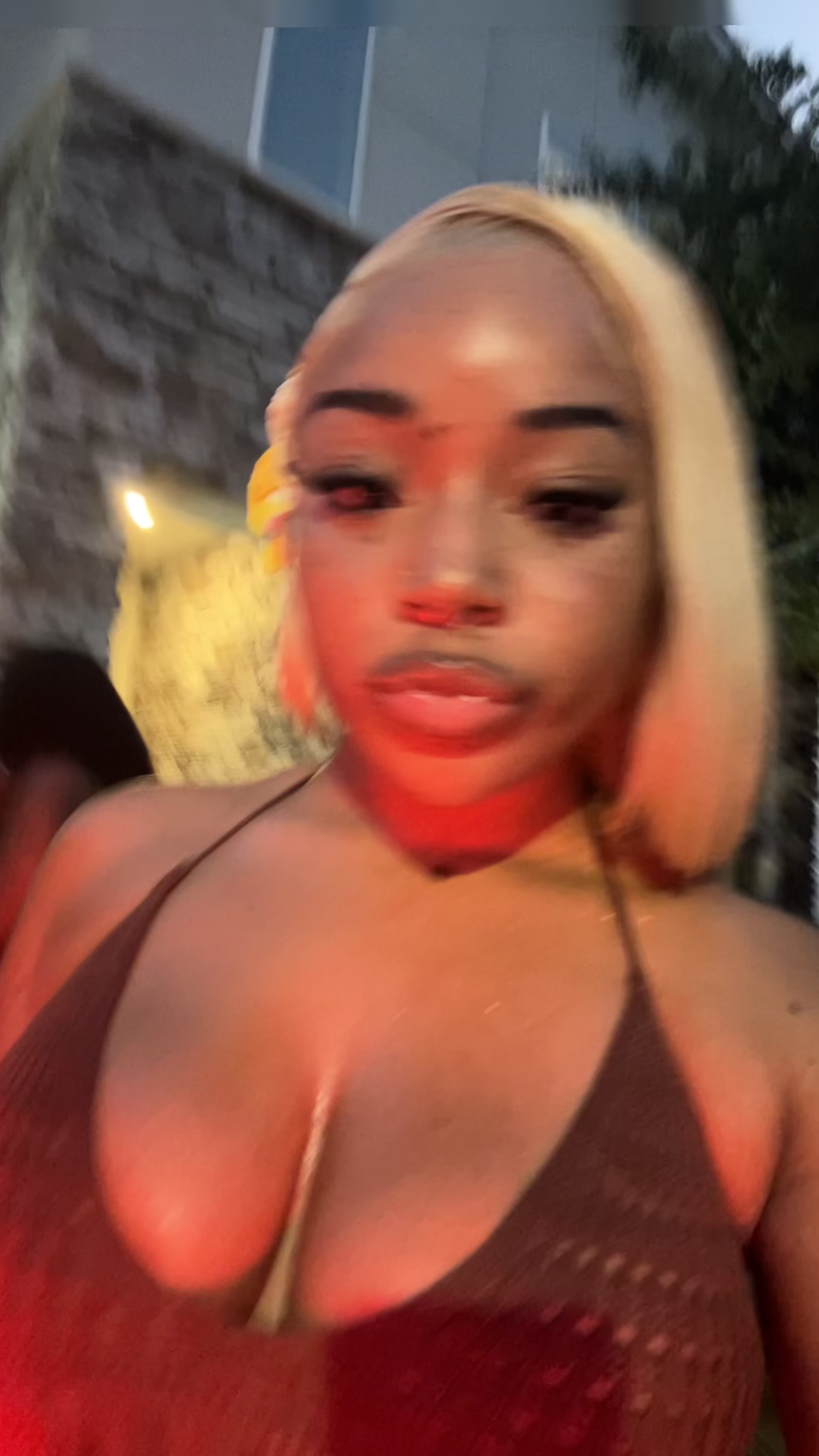 @👩🏽🦰