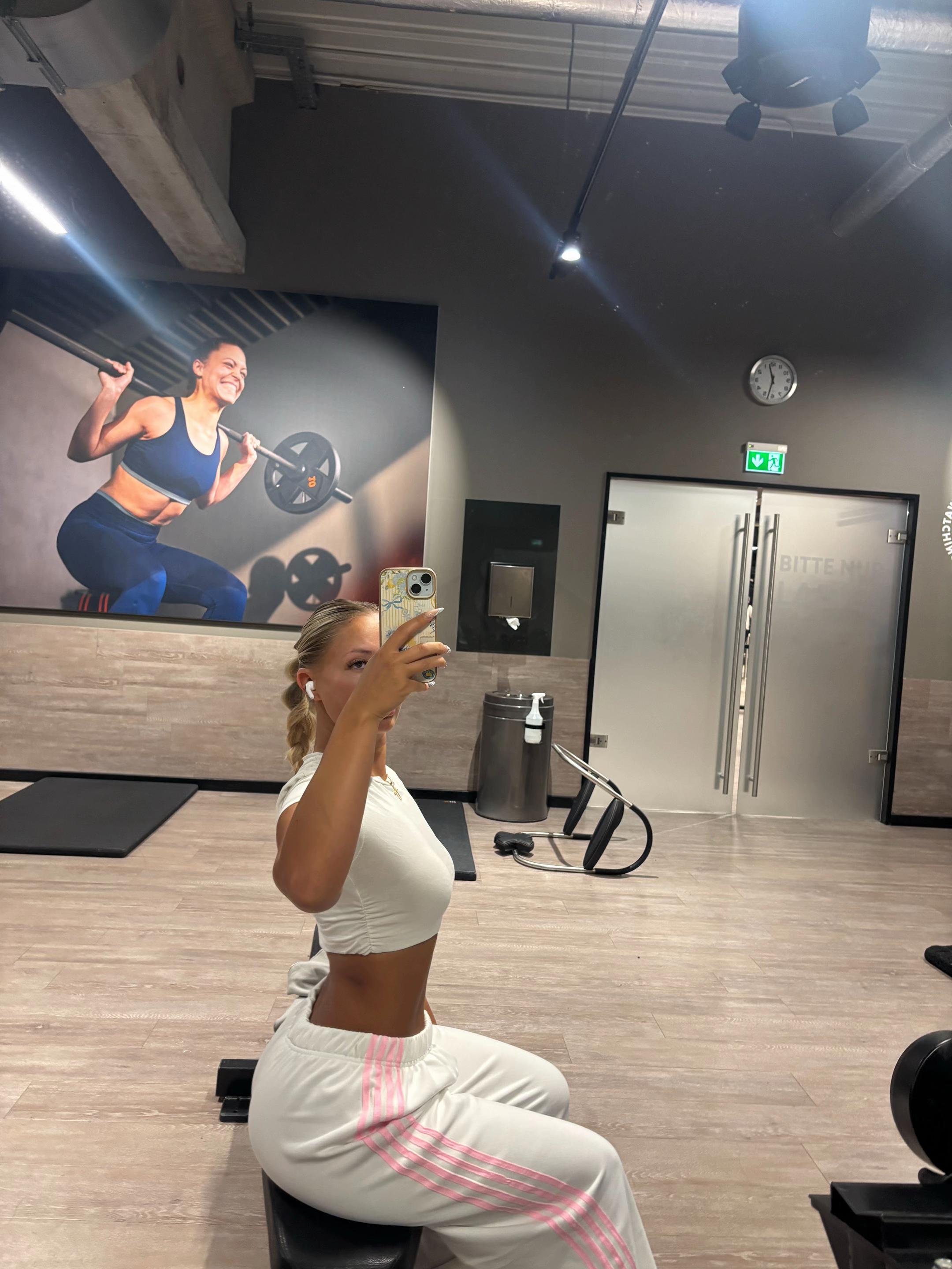 @alyonazms