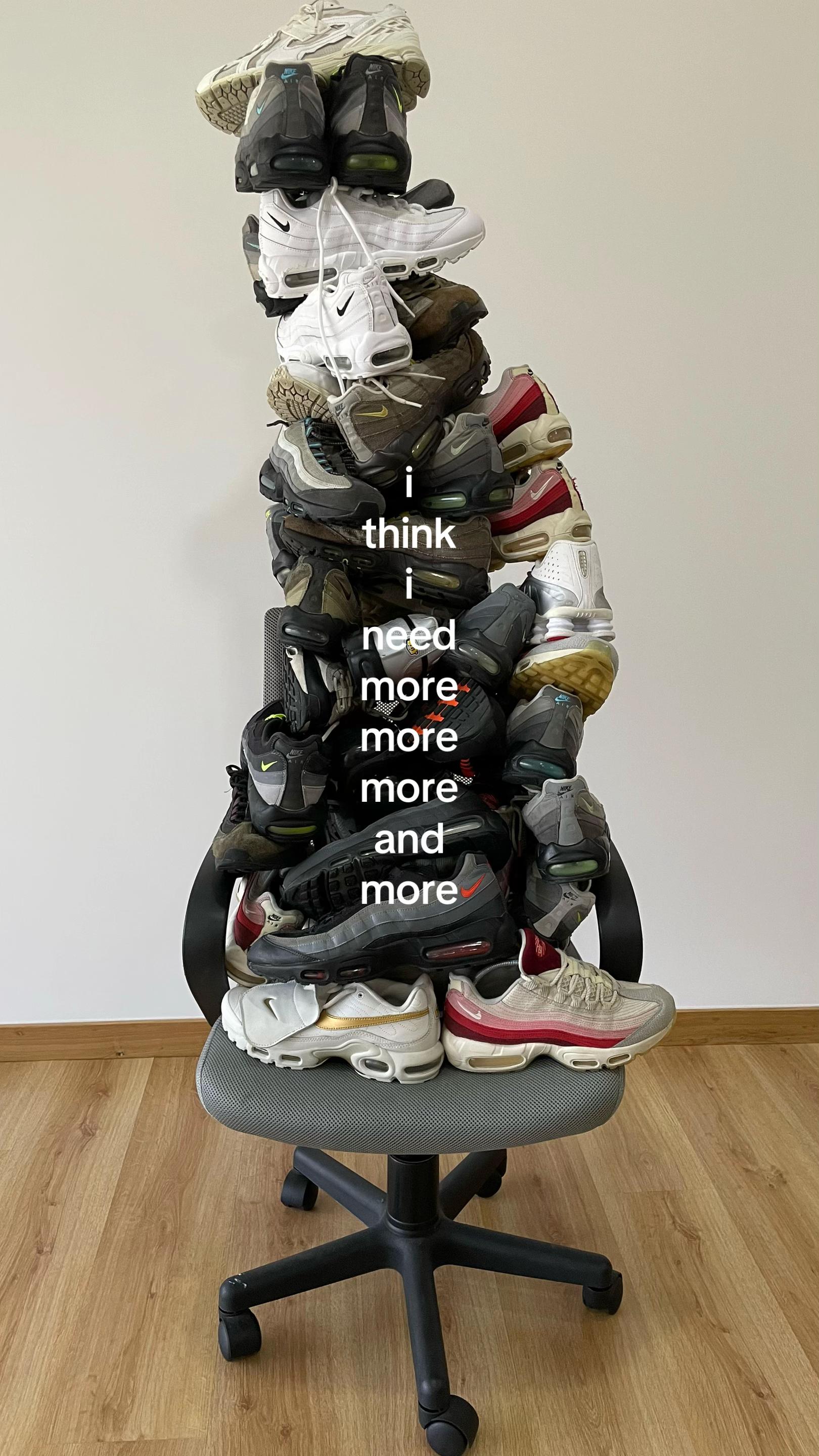 @atom👟