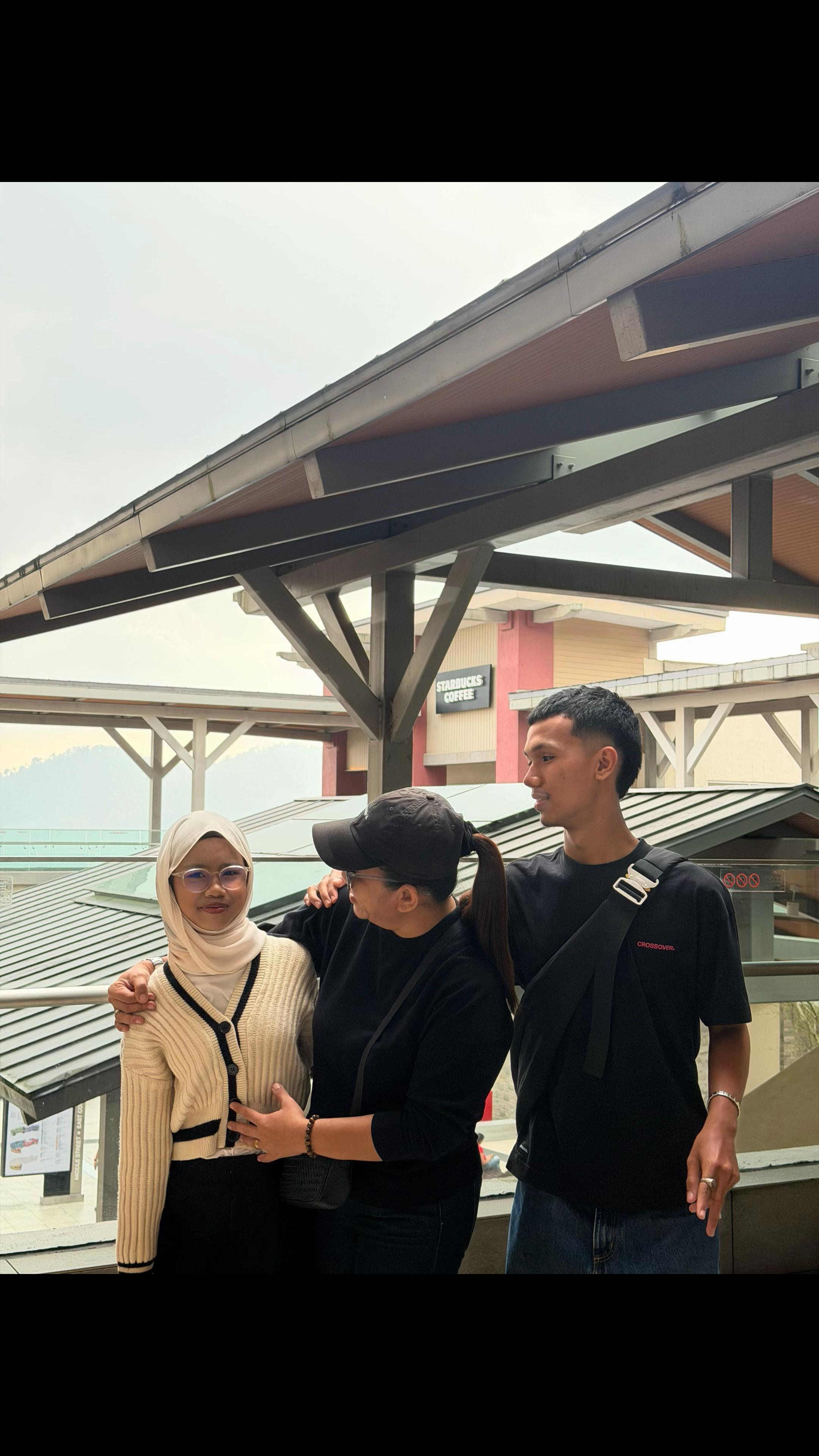 @ThisisD.ID