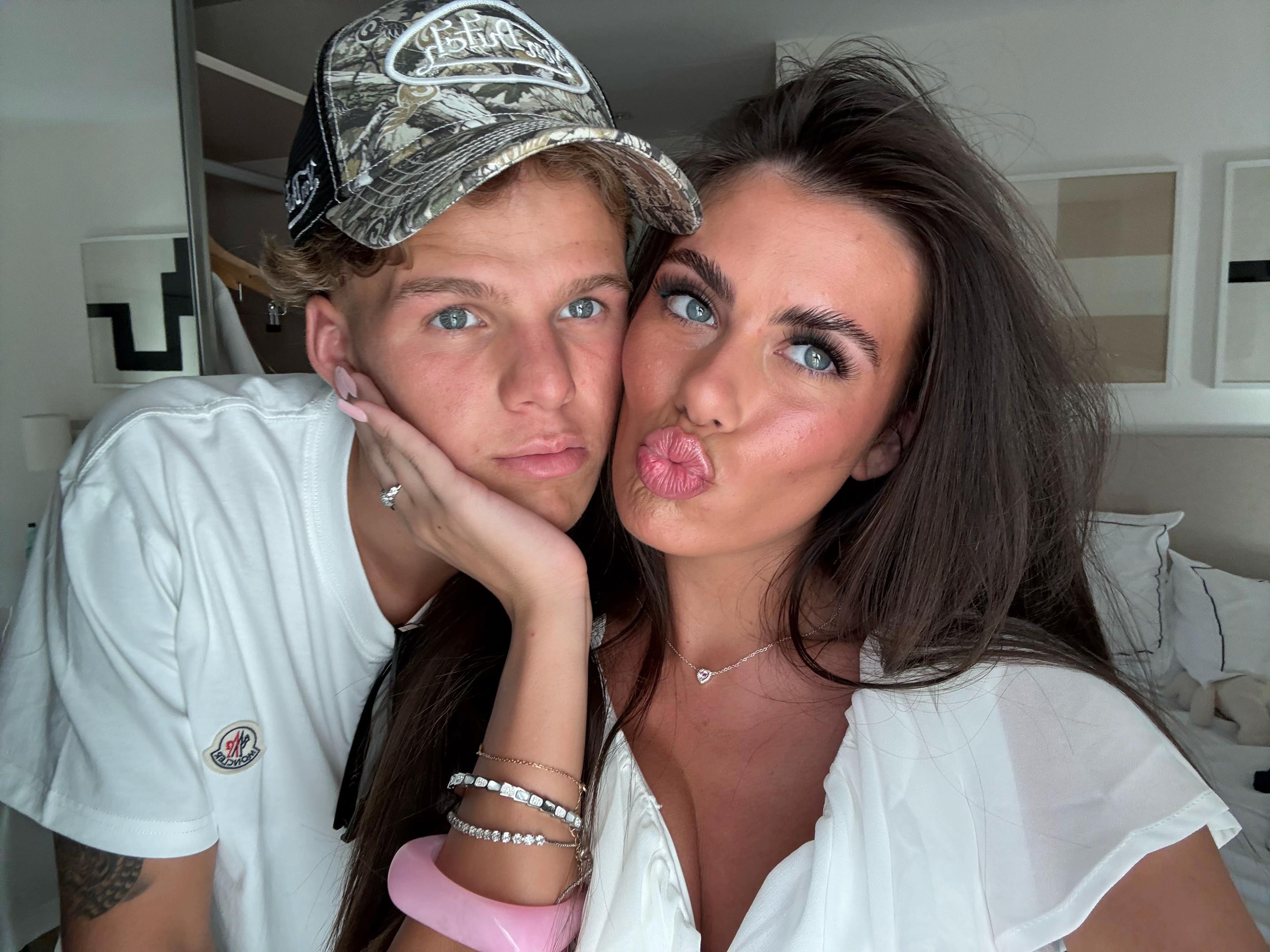 @poppylivingstonex