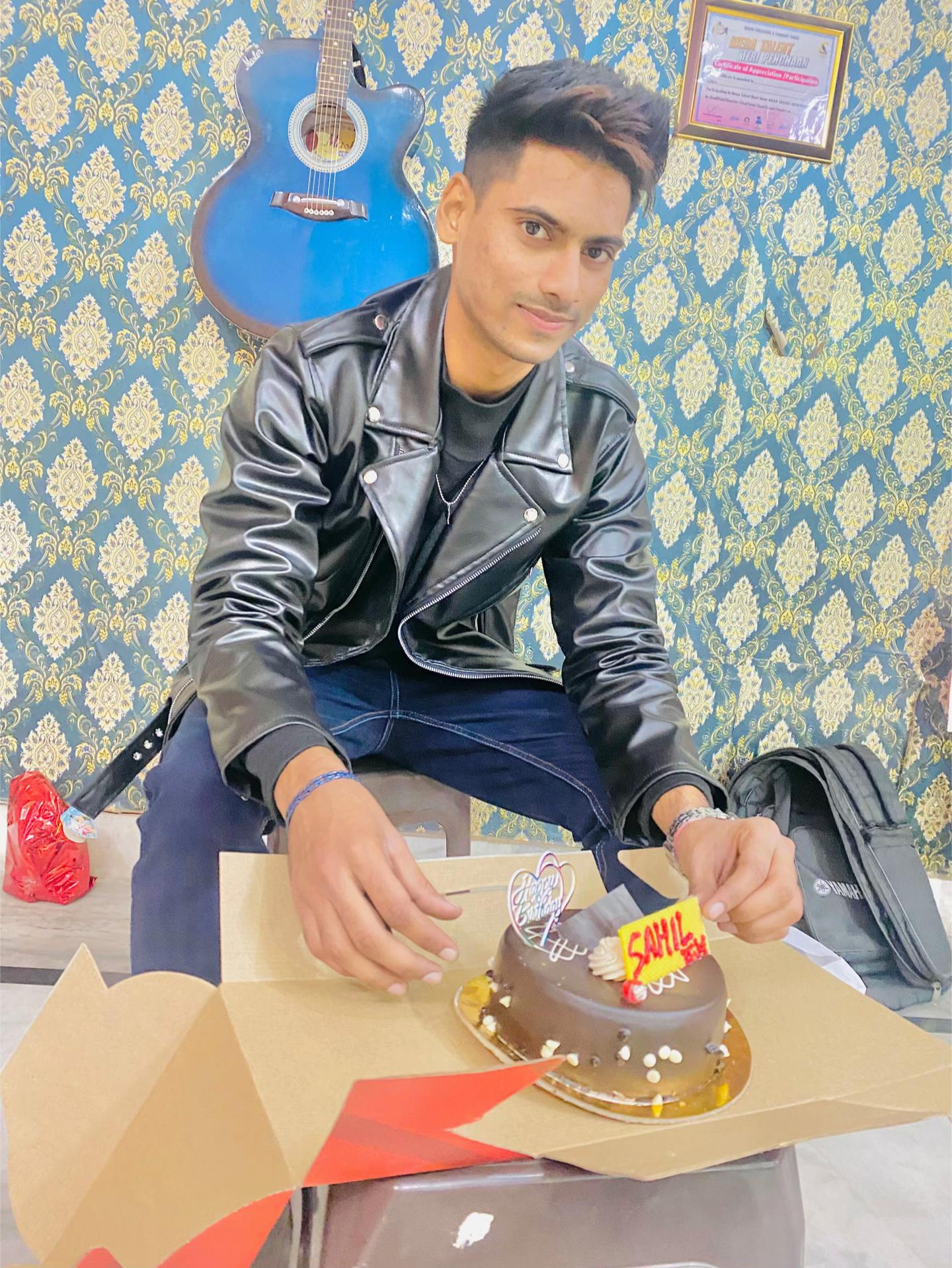 @sahil🧸