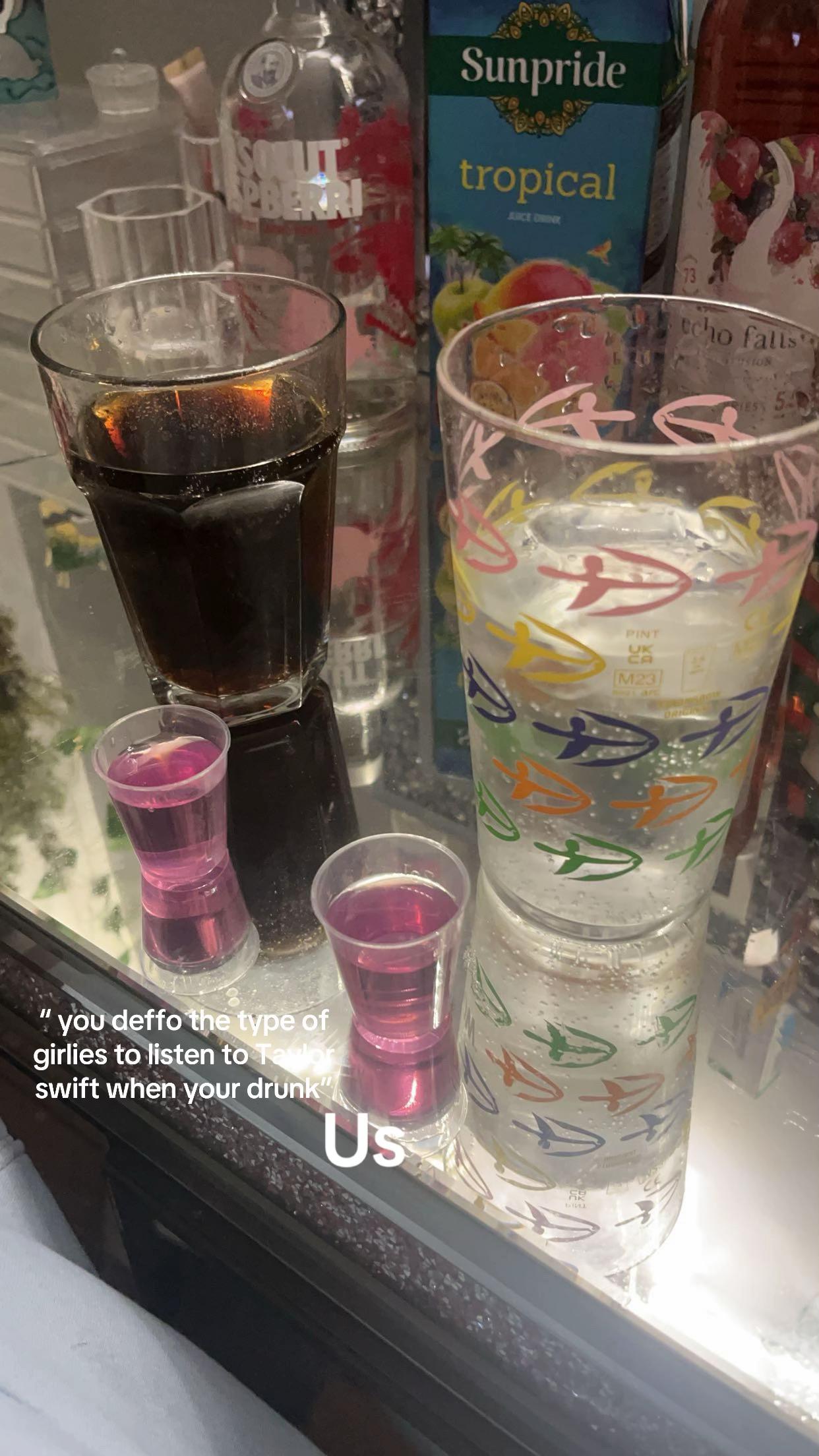 @⃟