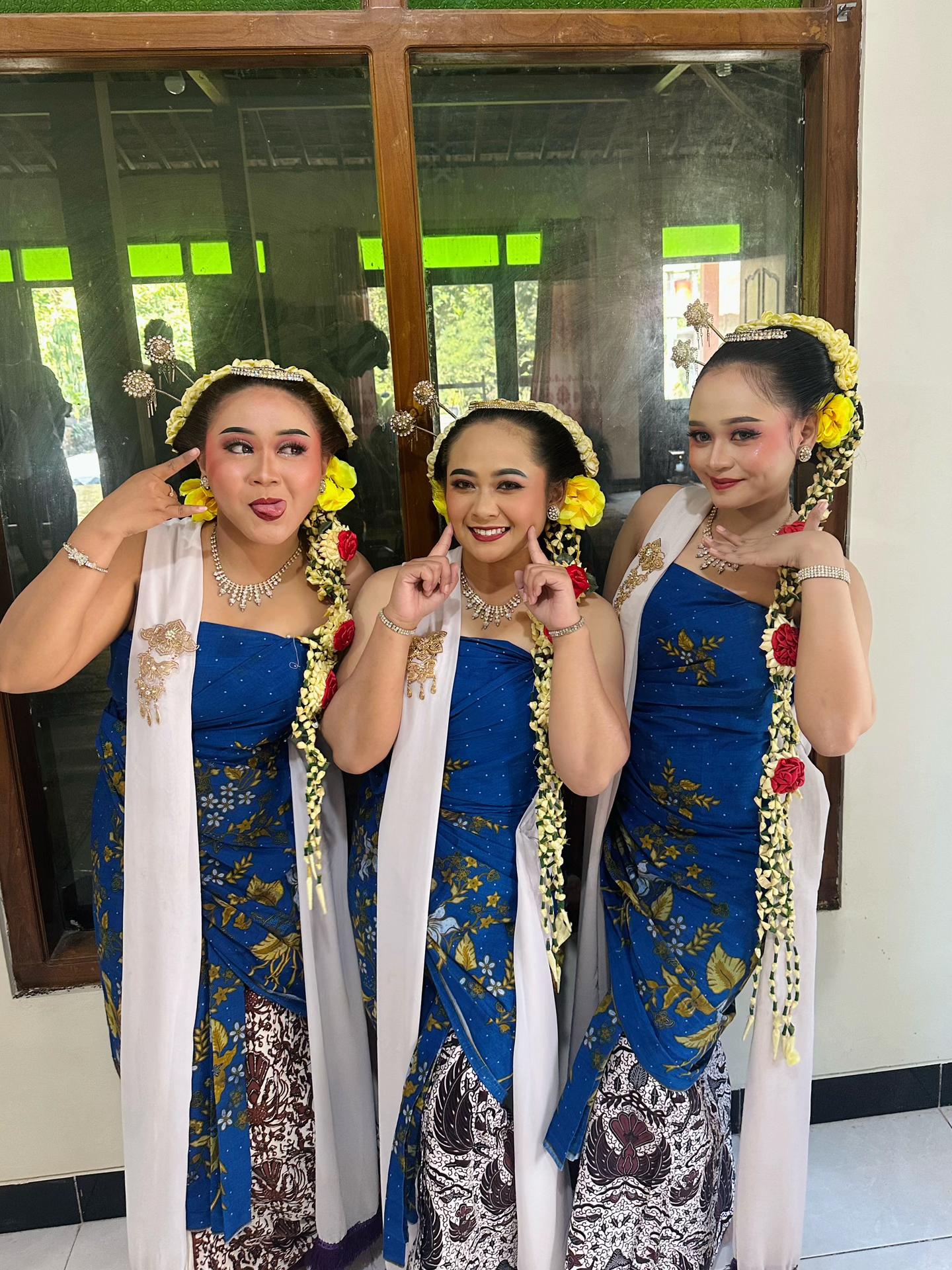 @Ara Tiara