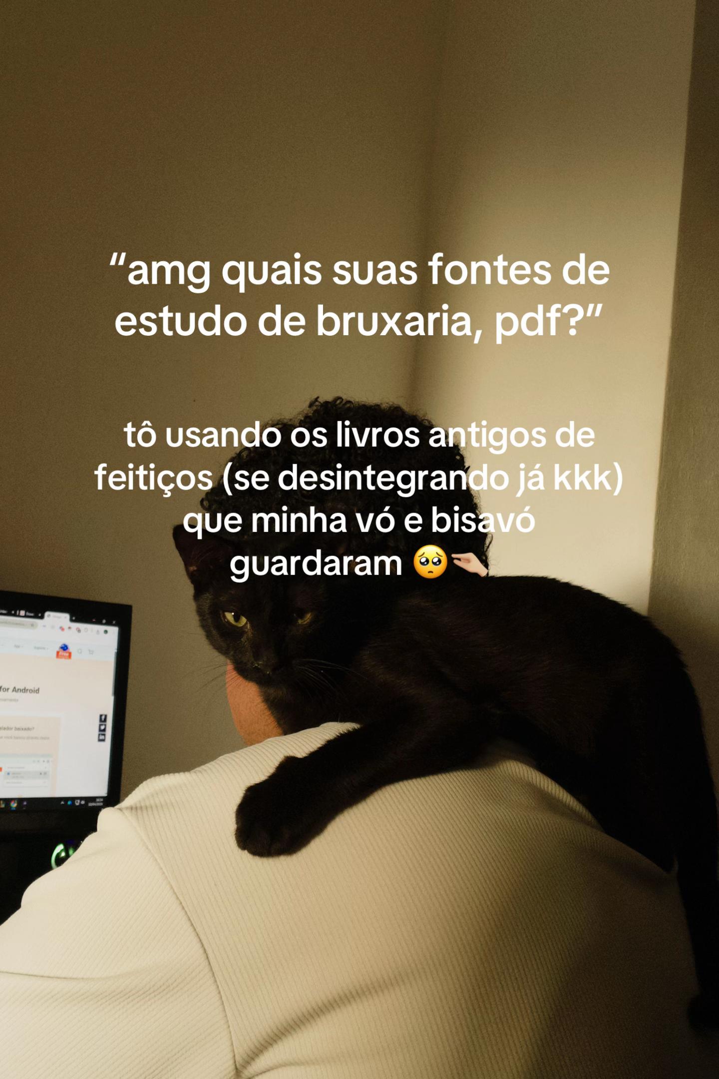 @Julia Pravina ⛤ Bruxa