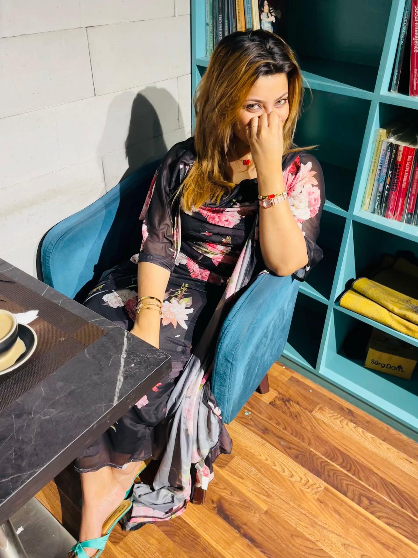 @👸Simran🧏♀️