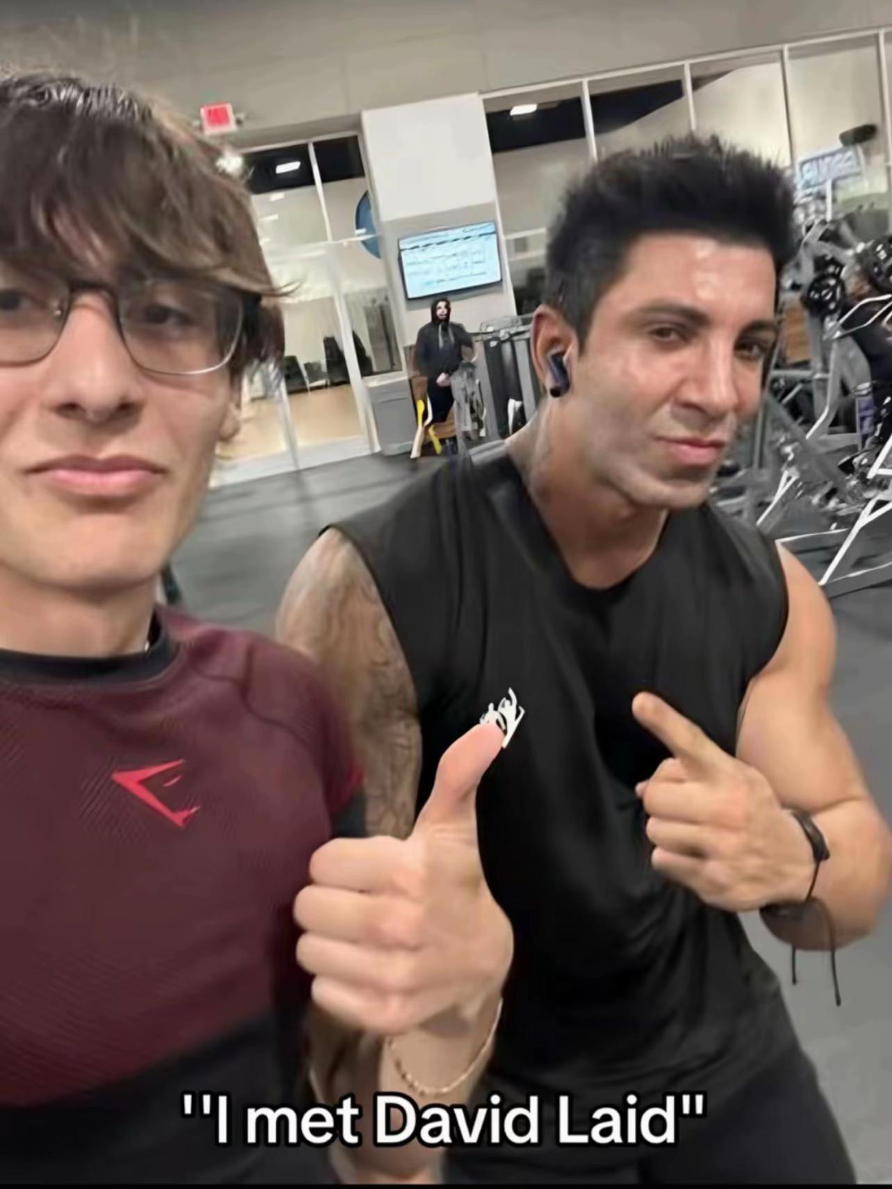@Zyzz 🇰🇭