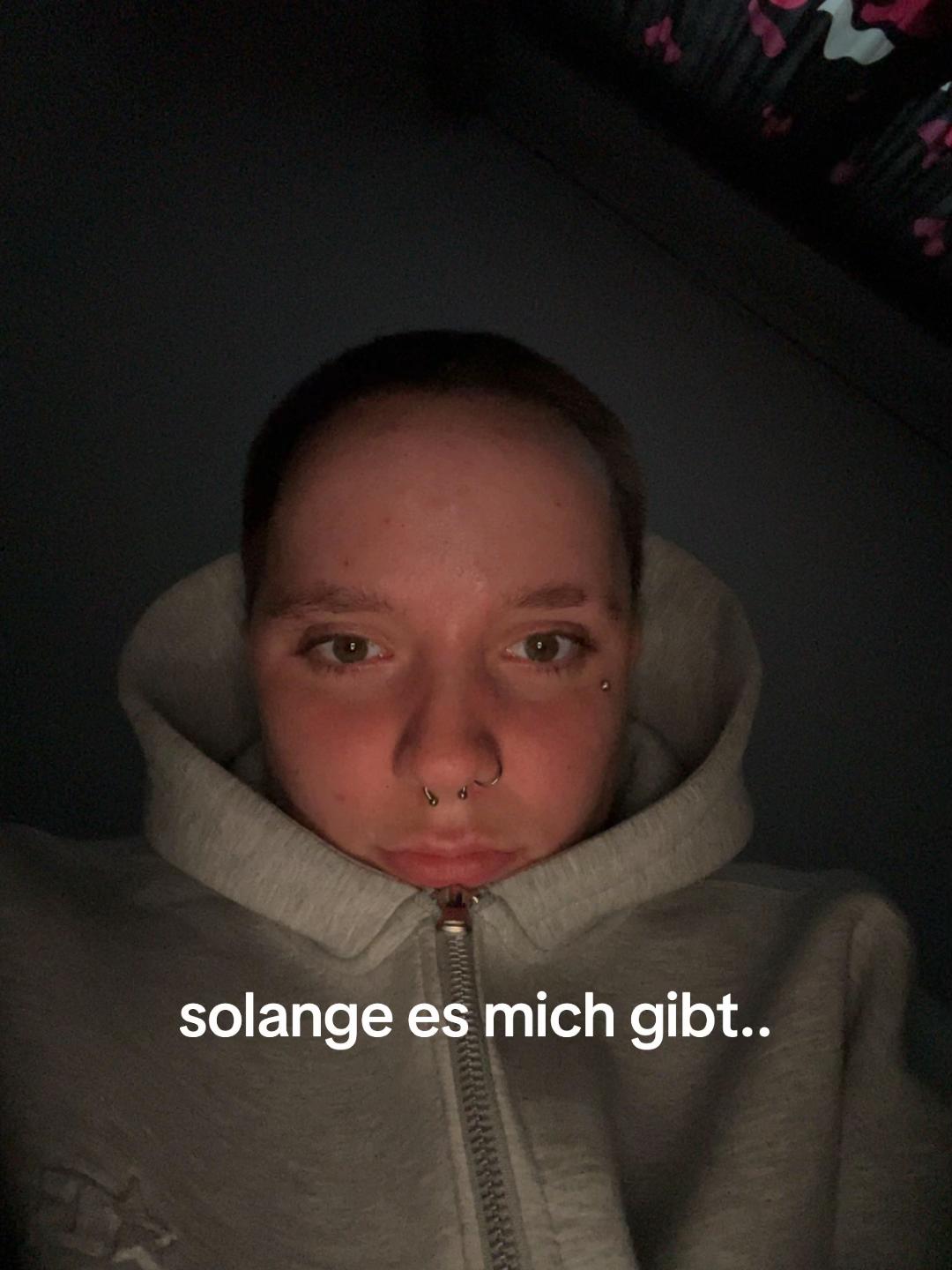 @𐦖