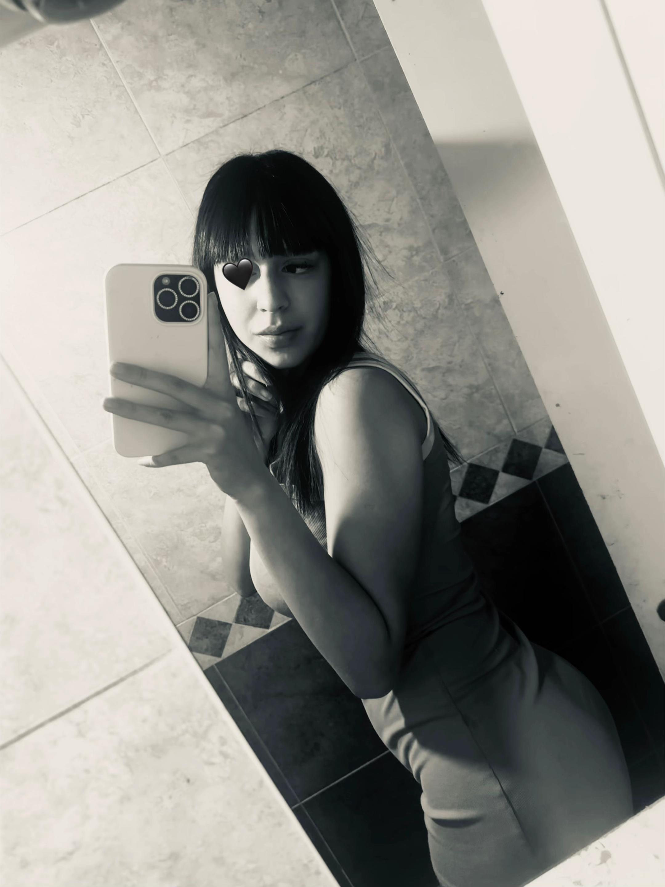 @moreena