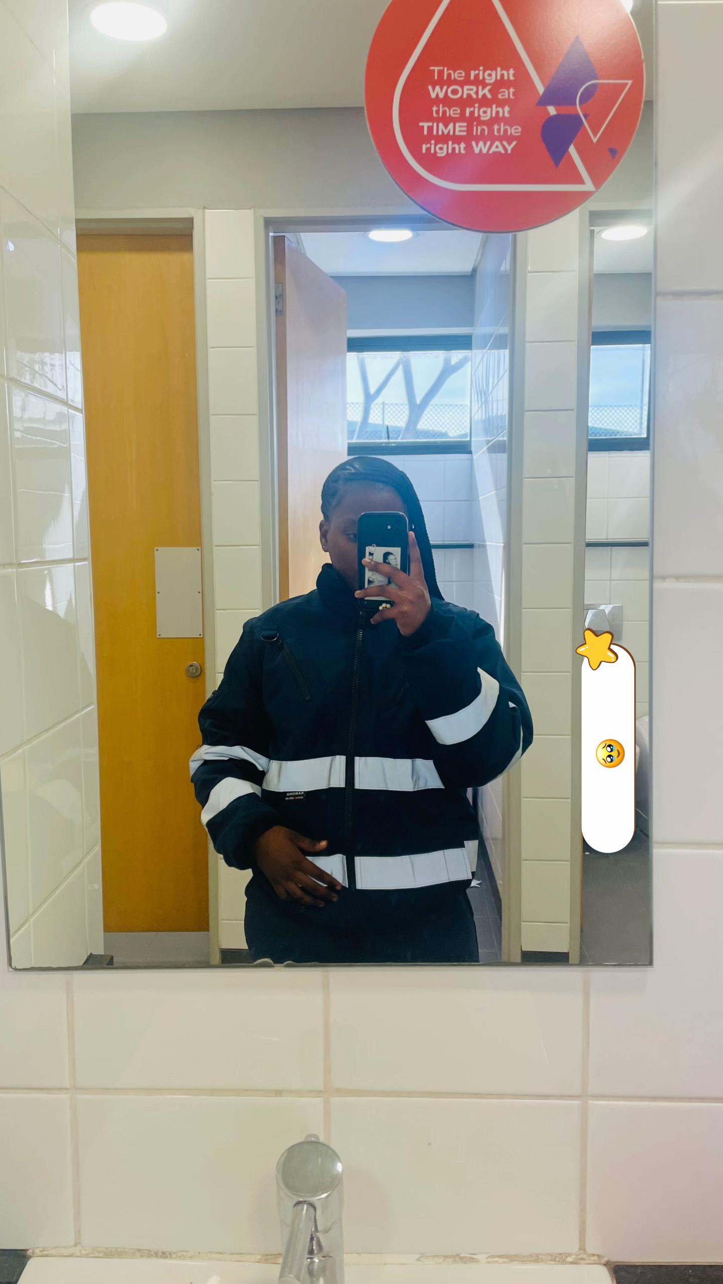 @🦋.
