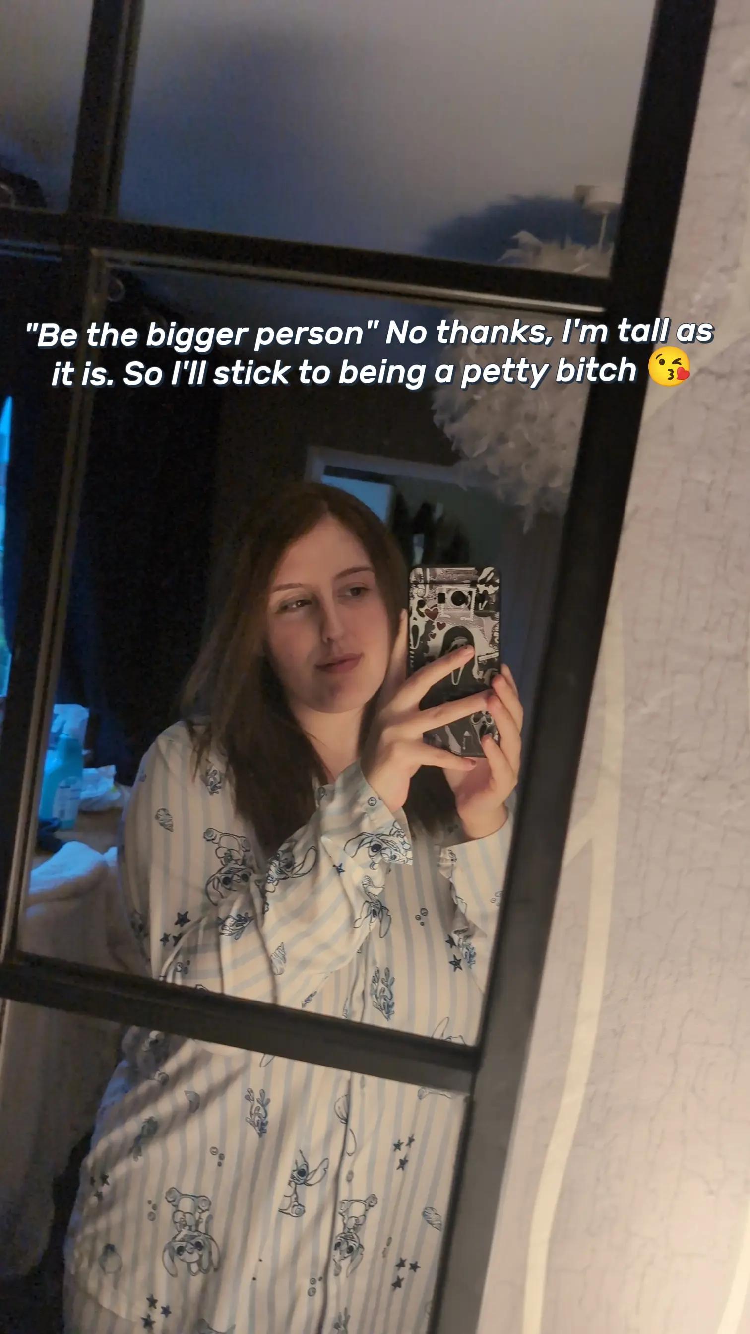 @TeeTalia<3