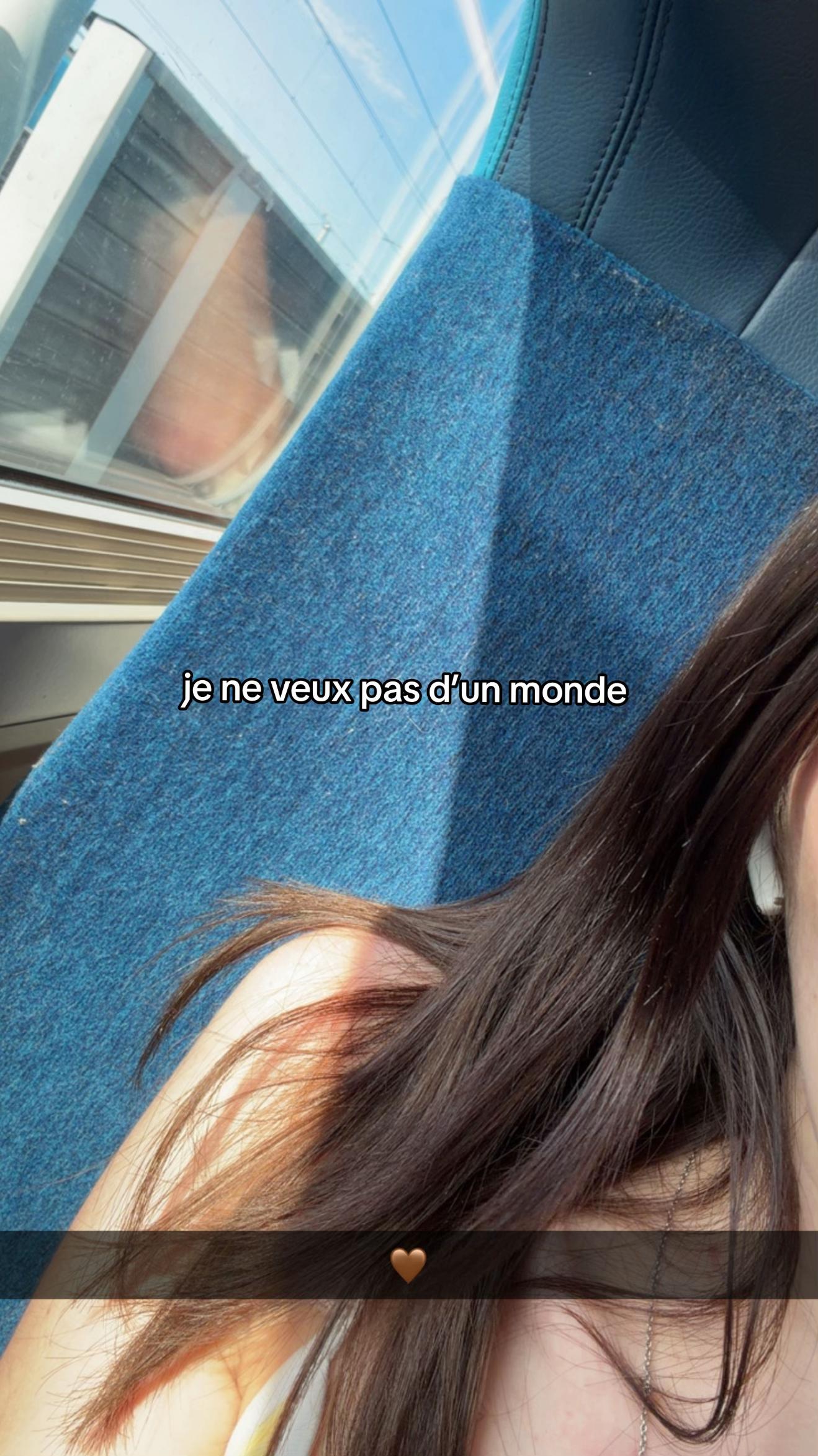 @Julie🩷🦁