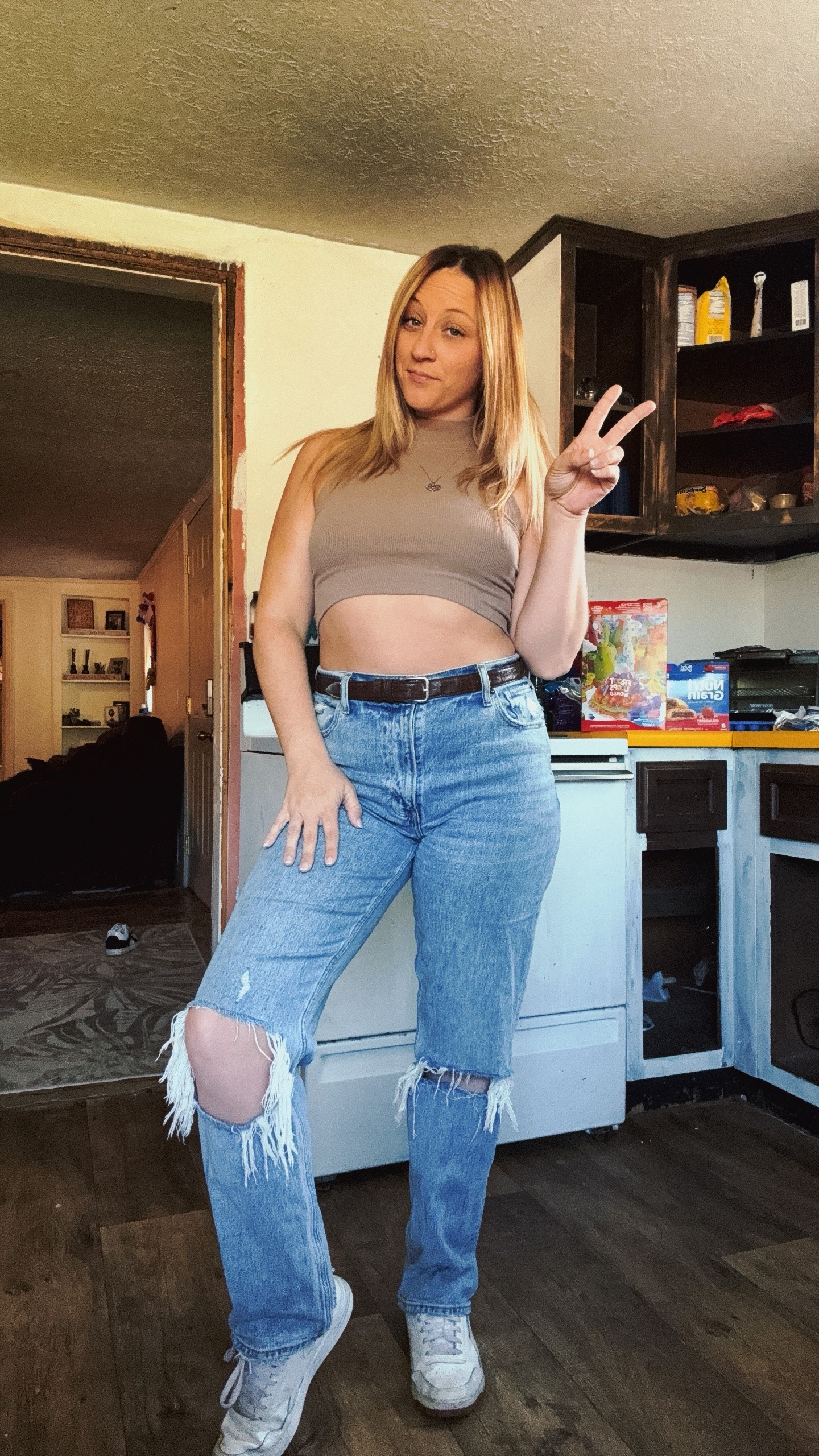 @izzyb_98