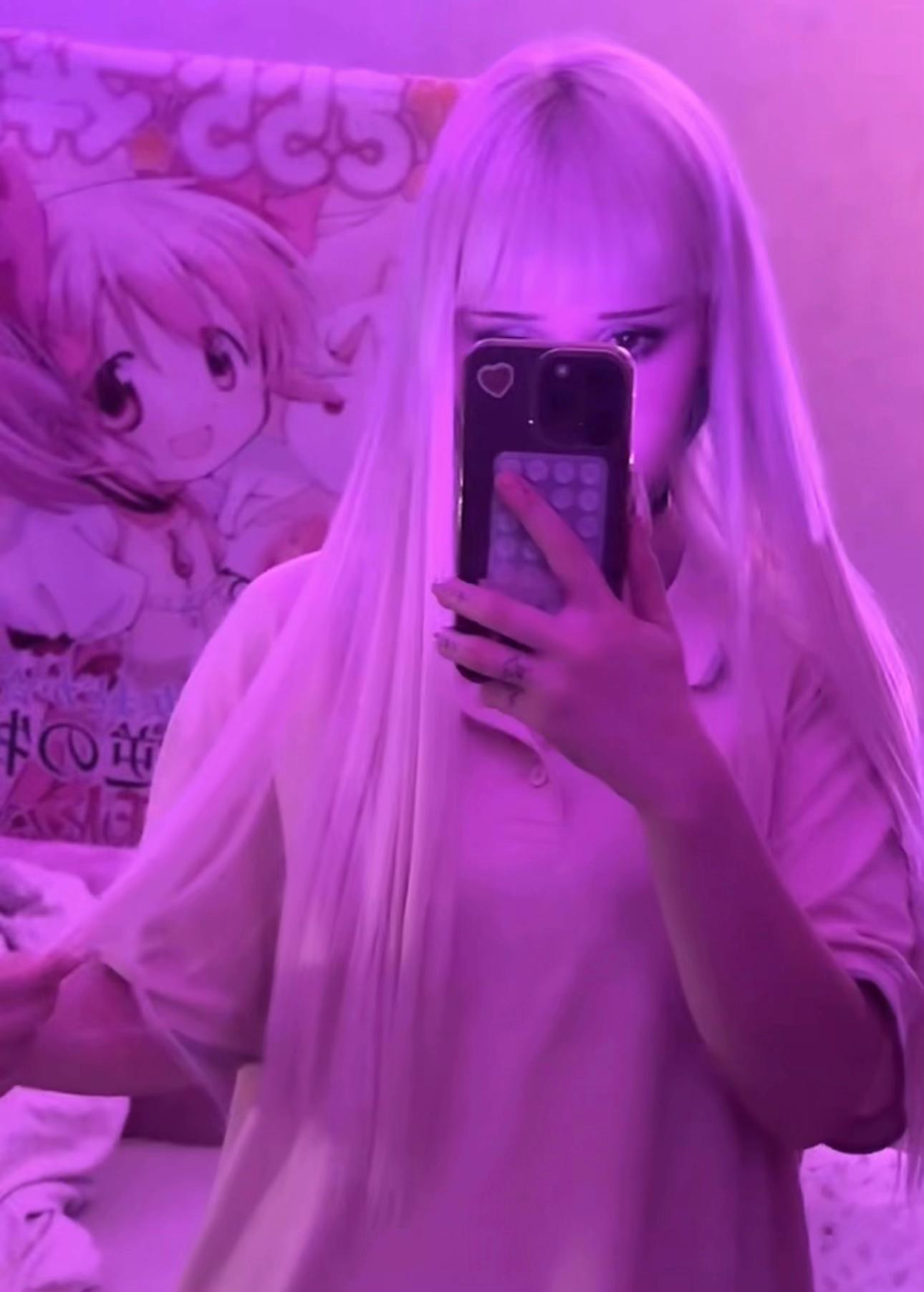 @эллчка мивчи🐰