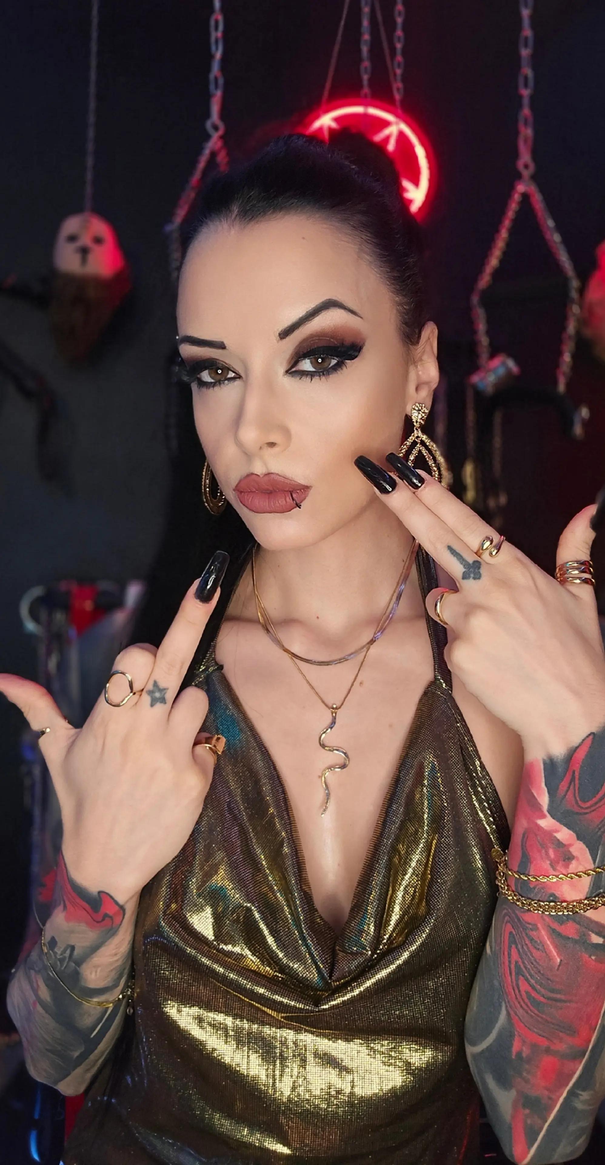 @La Contessa Nyx