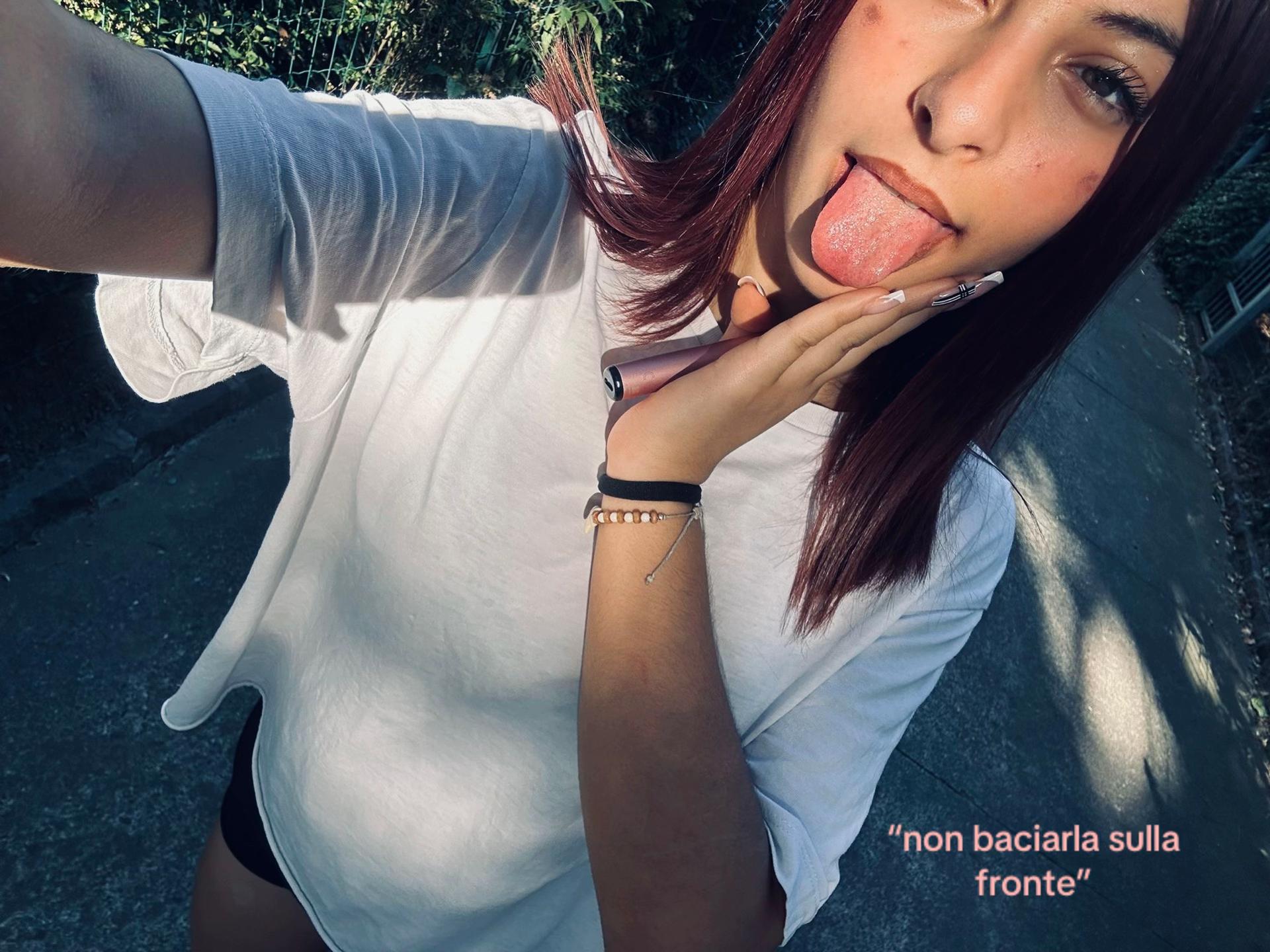 @🎭