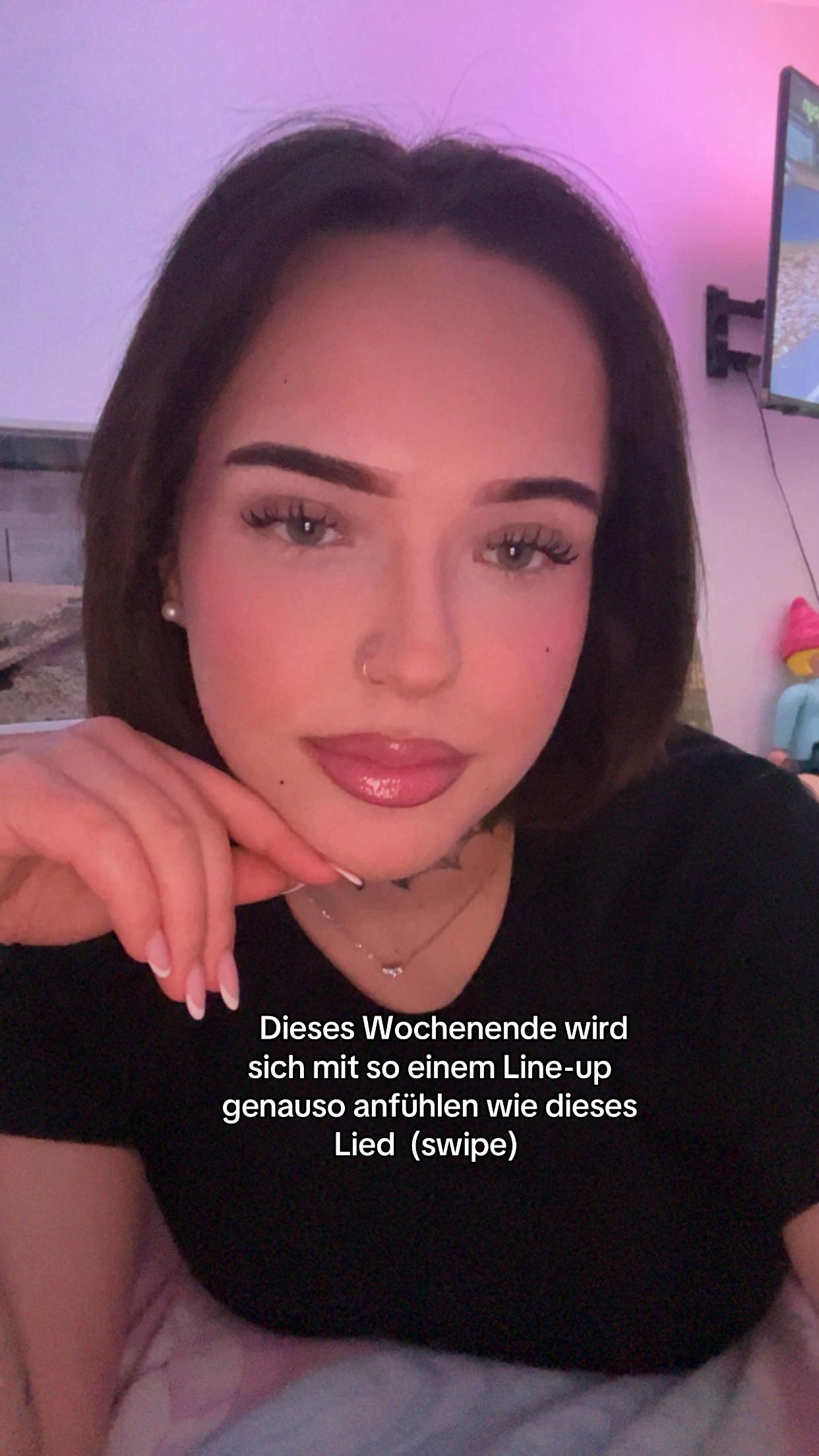 @𝐑𝐨𝐦𝐲💞