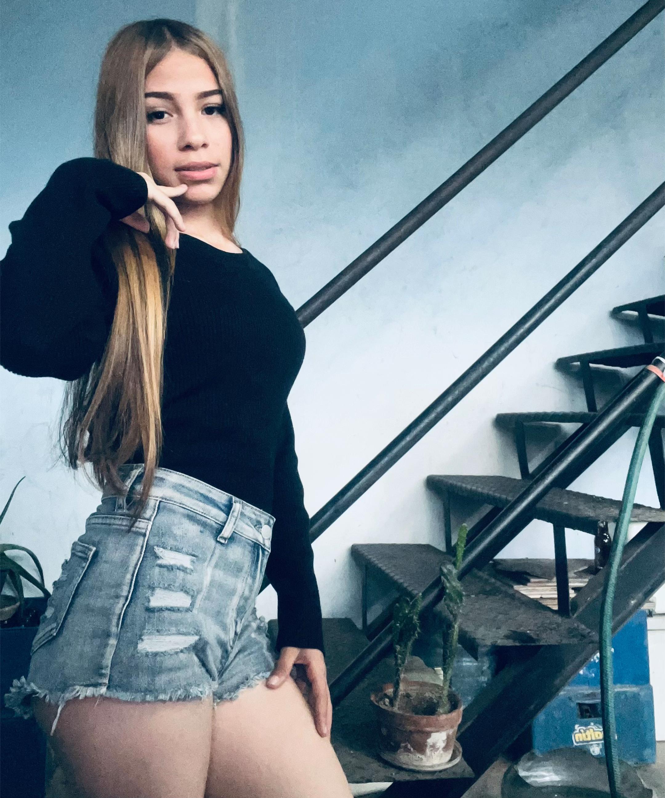 @Paola👑.