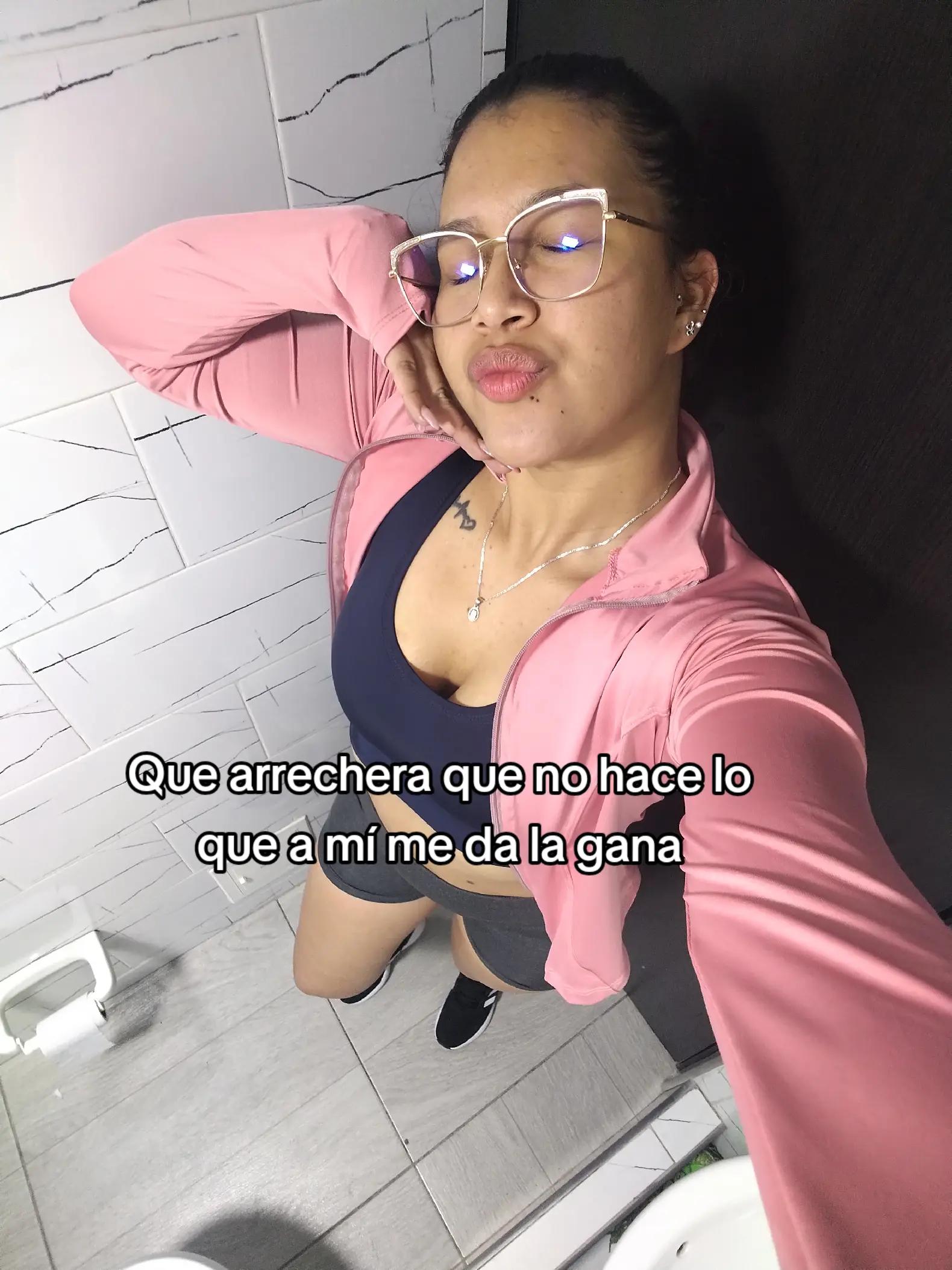 @Mónica🖤.