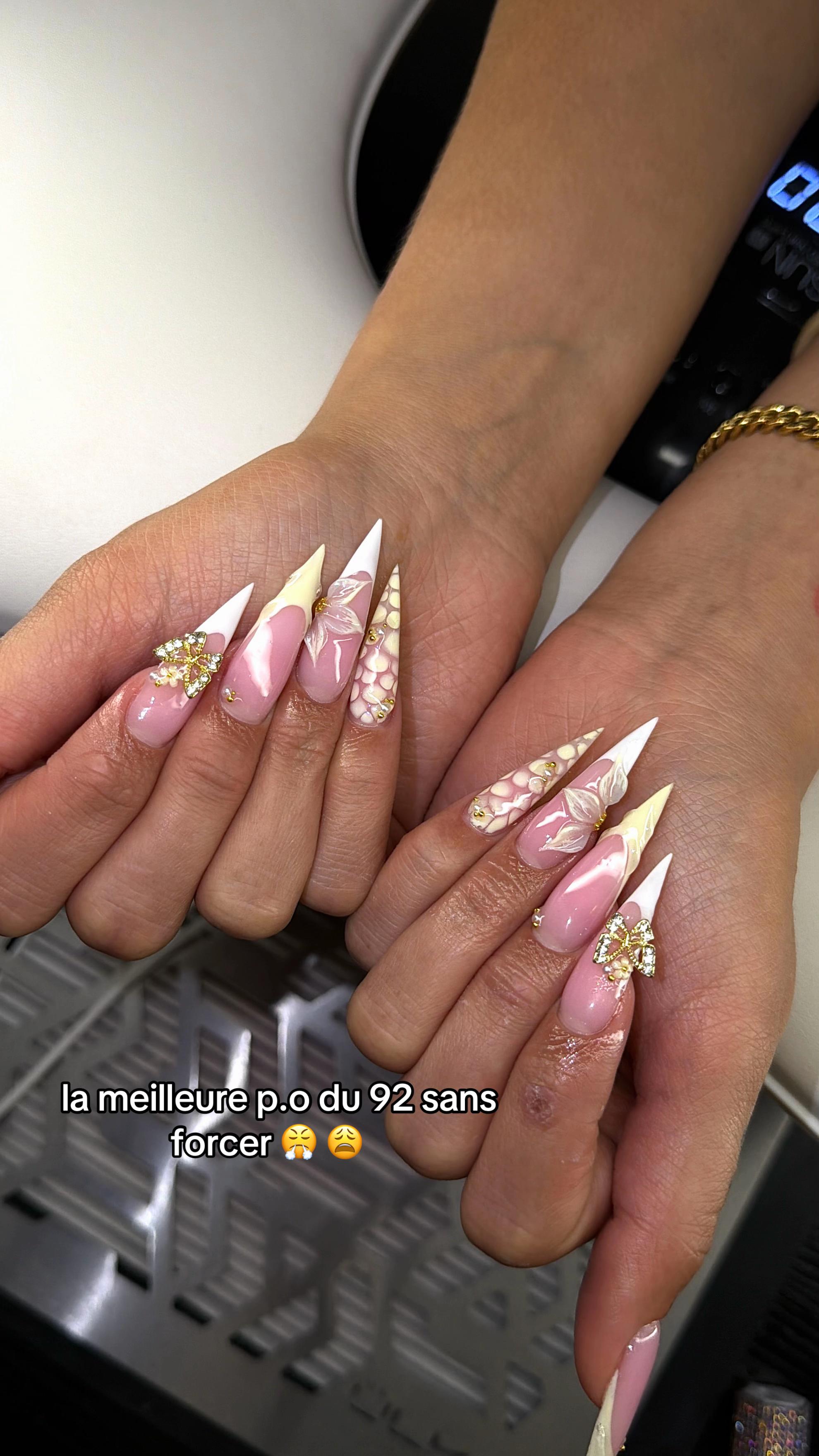 @Sissou 🎀 AllNailzzOnMe