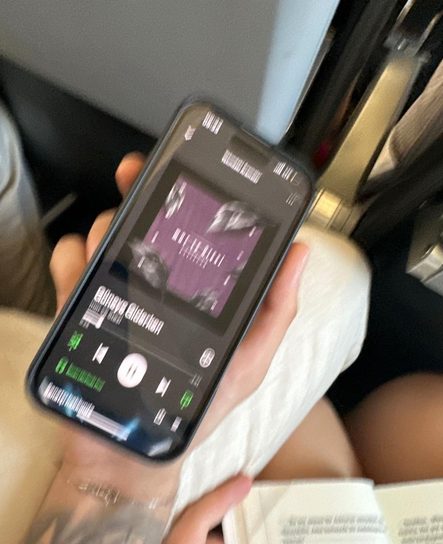 @Aydora