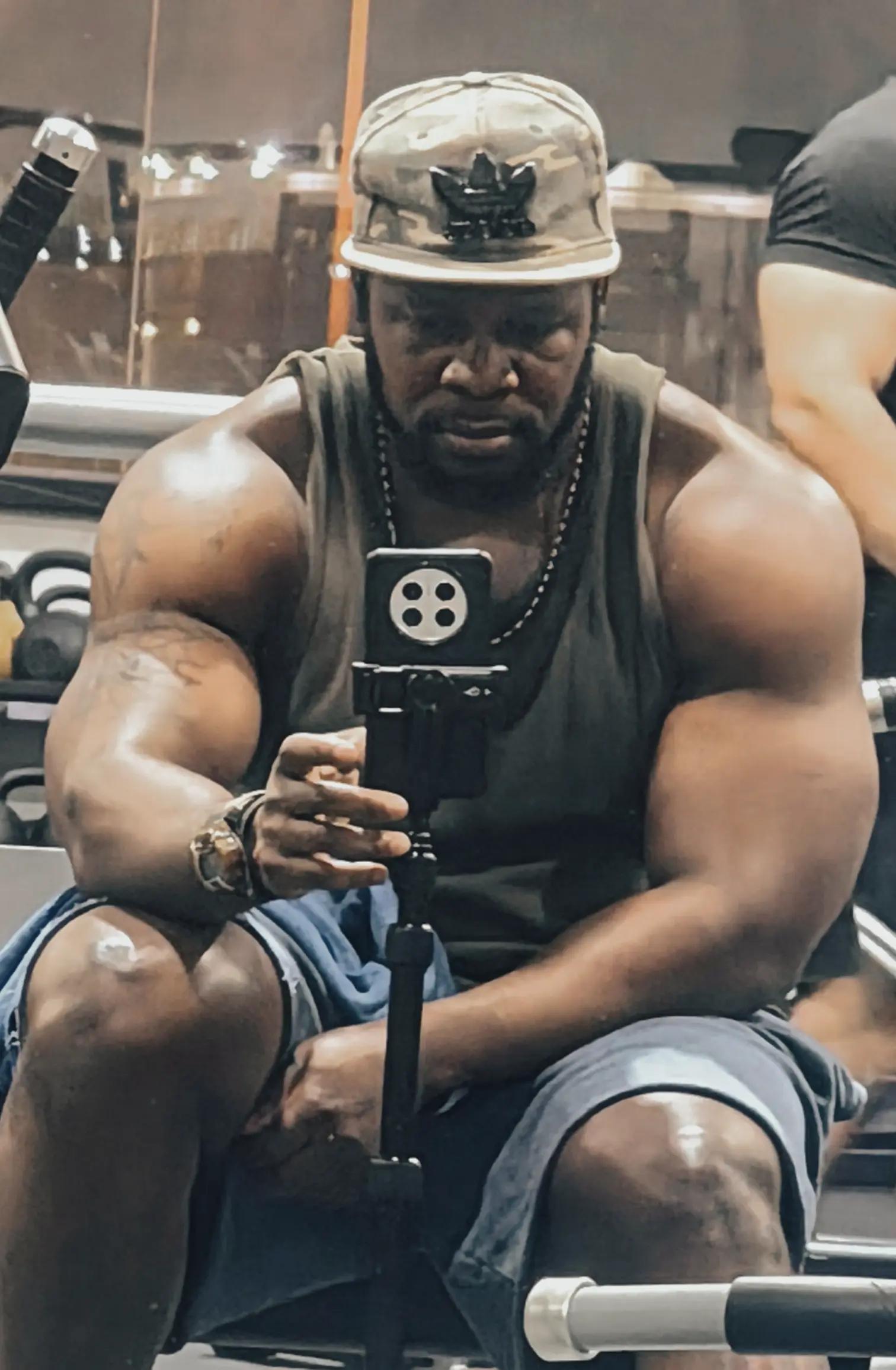 @STONE GYM TRAINER🇹🇬🇬🇭