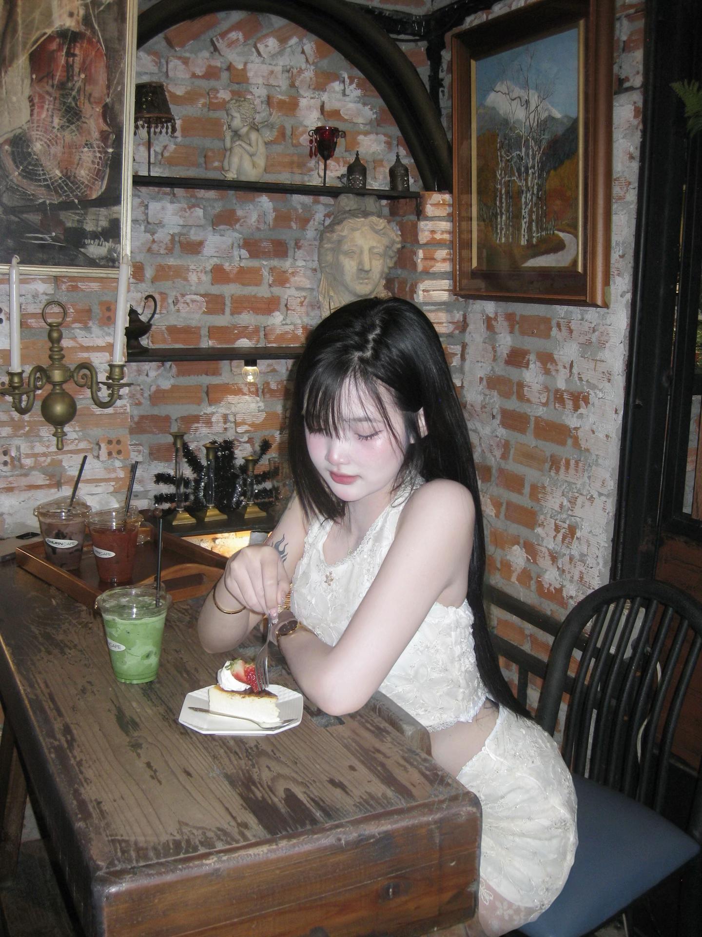 @Apisara