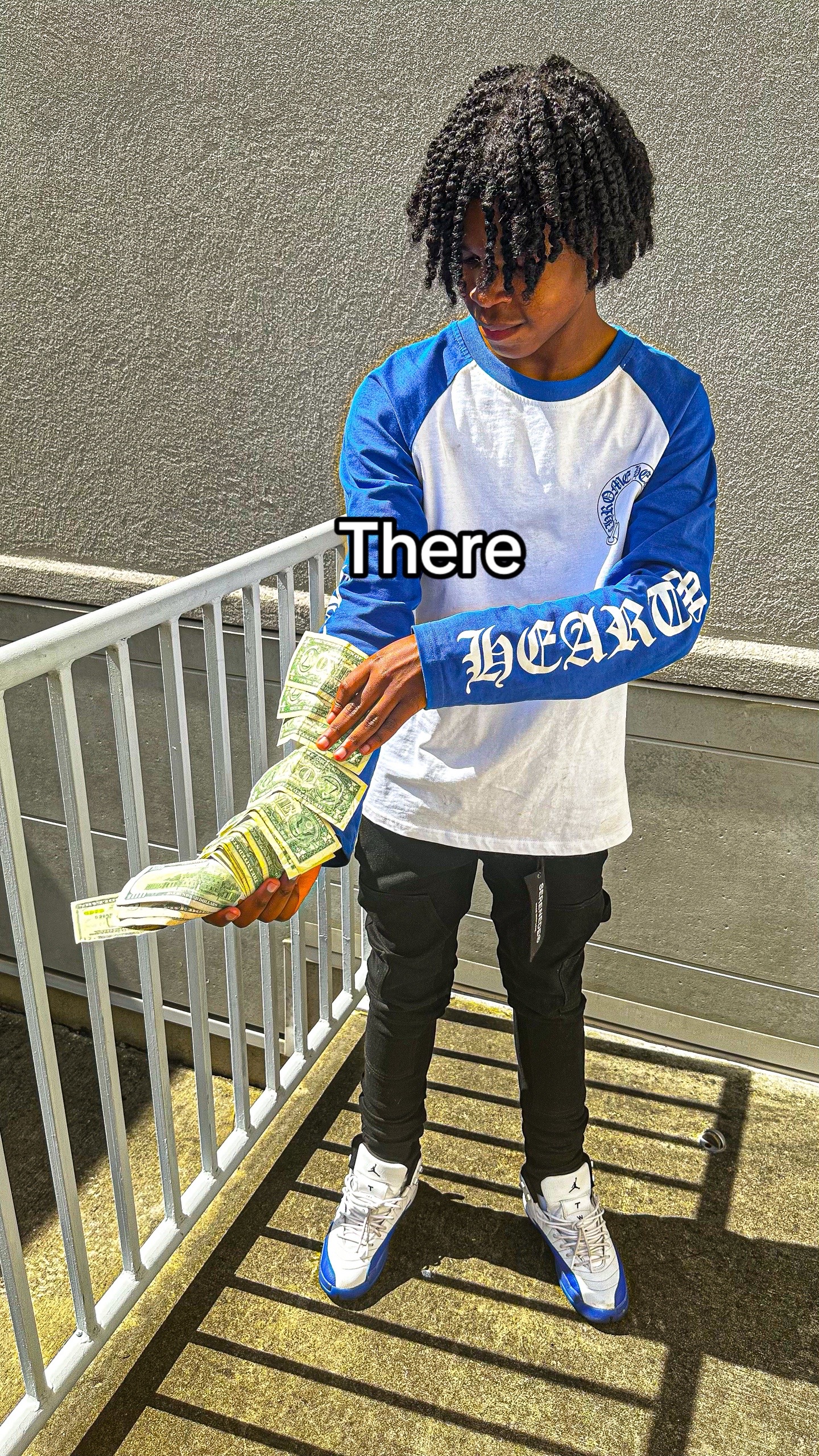 @⃟
