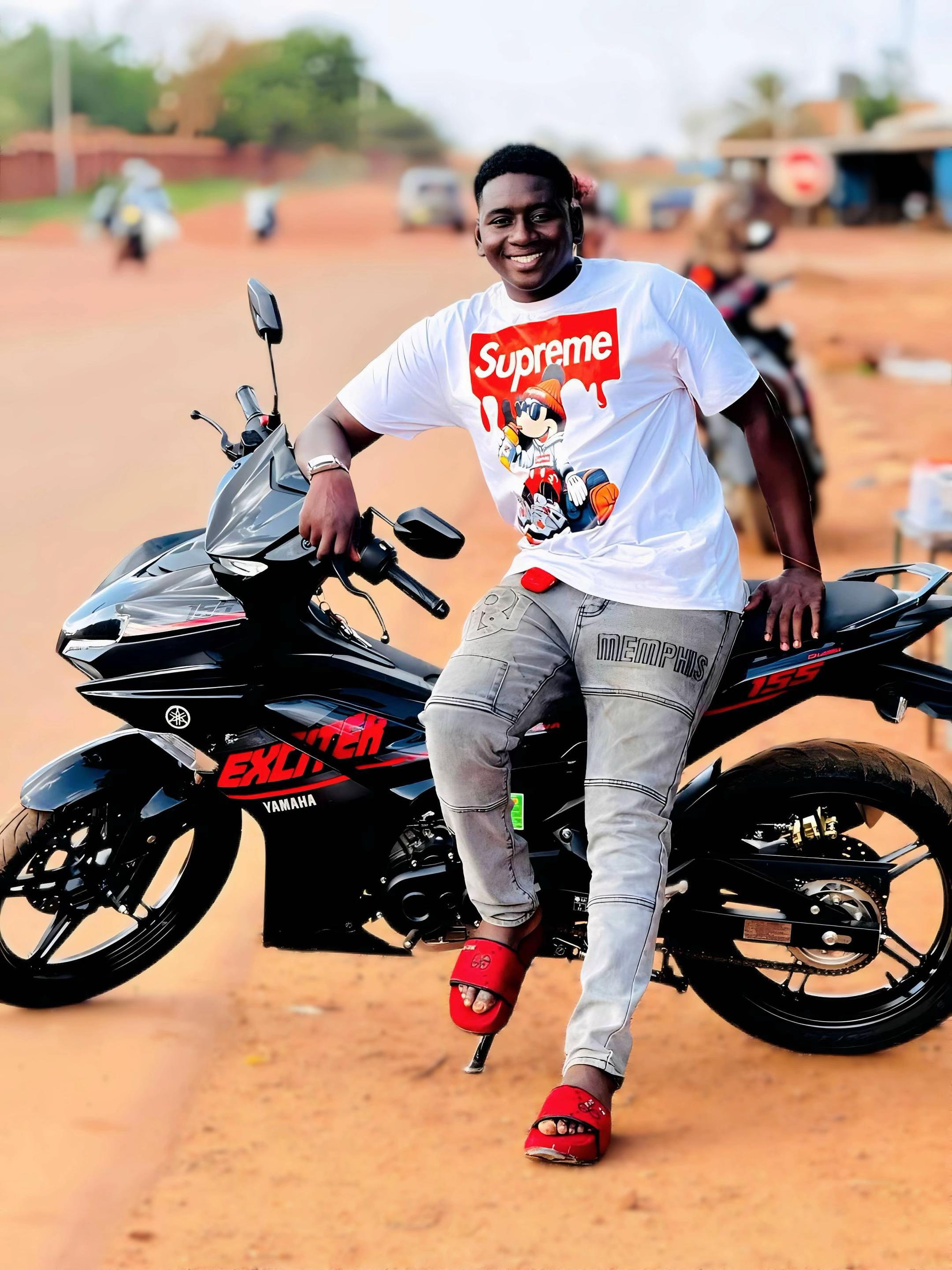 @Fally le lion OFFICIEL