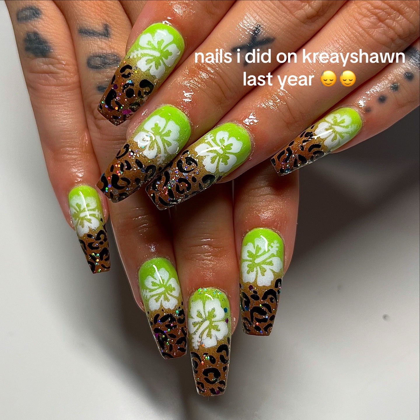 @Geranium Duet Nails