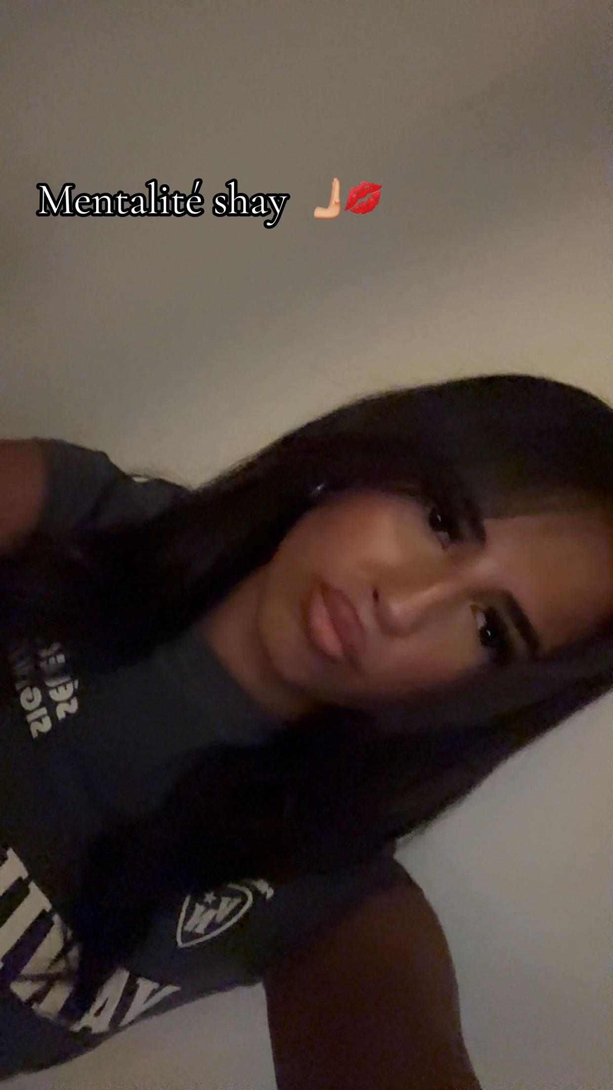 @🖕🏼🌍