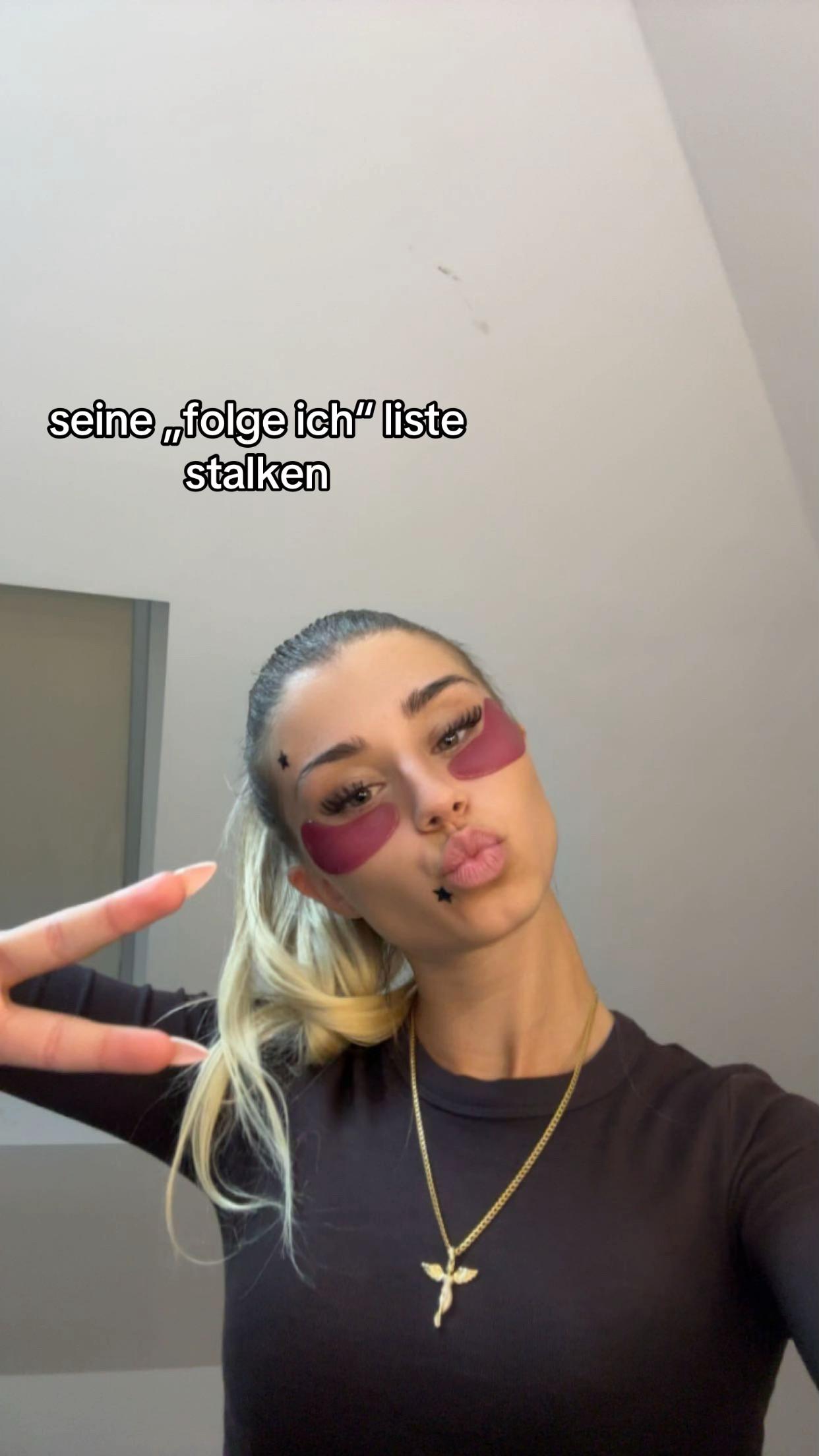 @♱