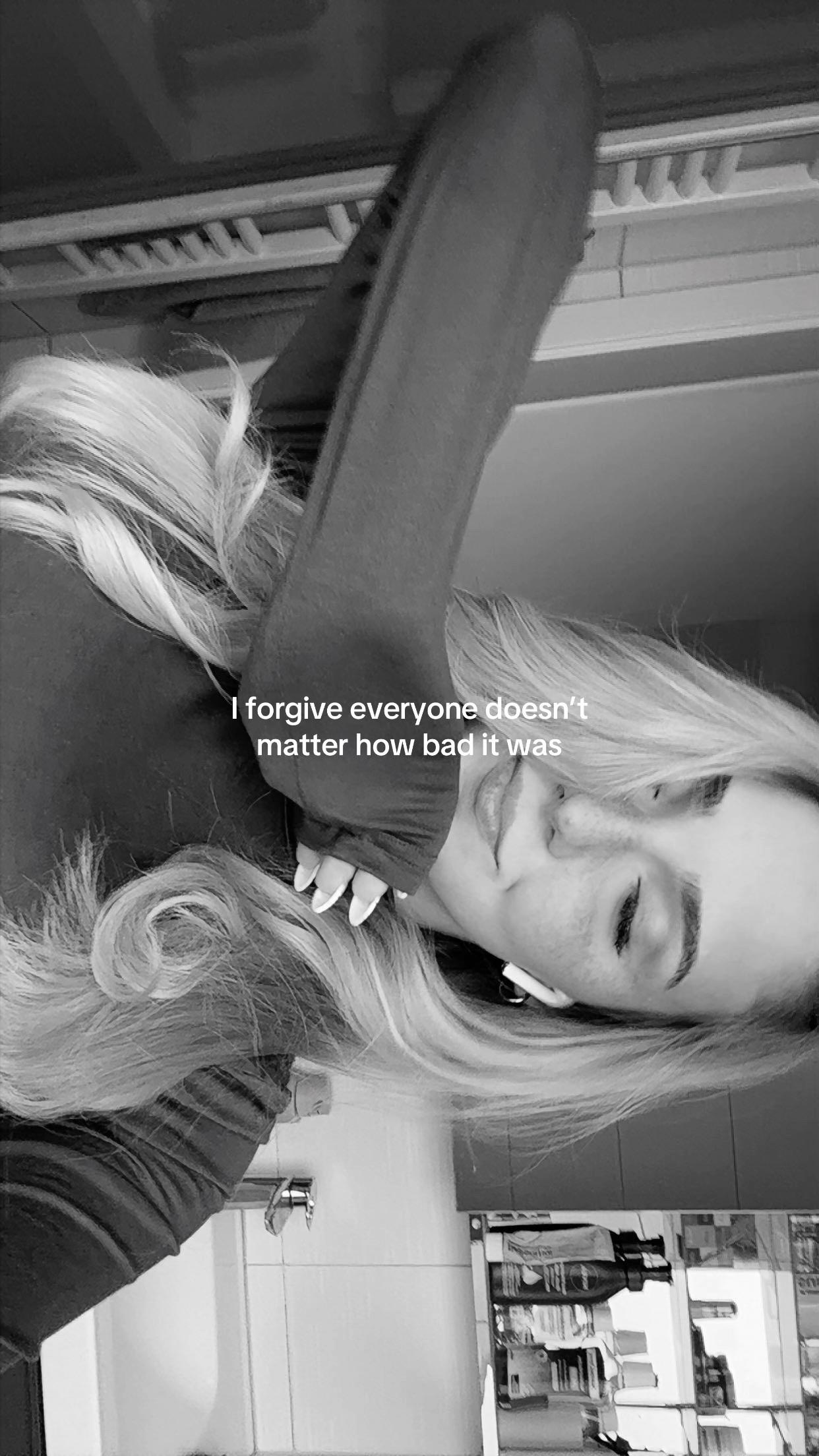 @elena ☦︎
