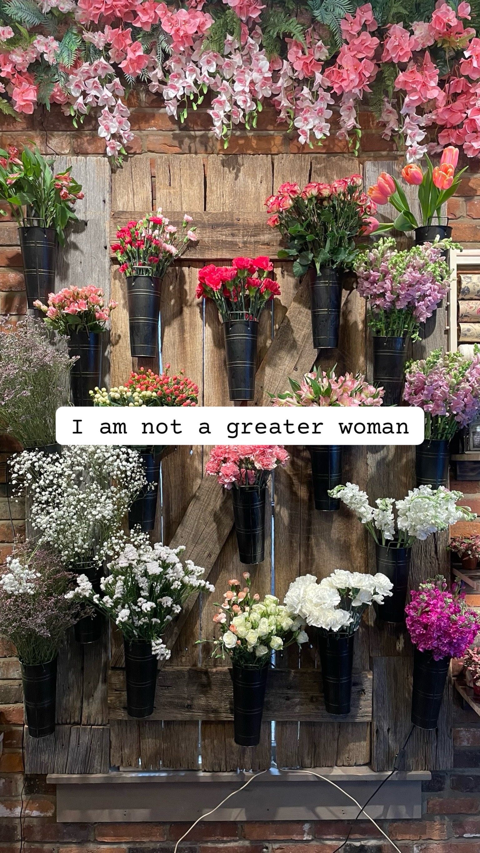 @motherhoodonhermind