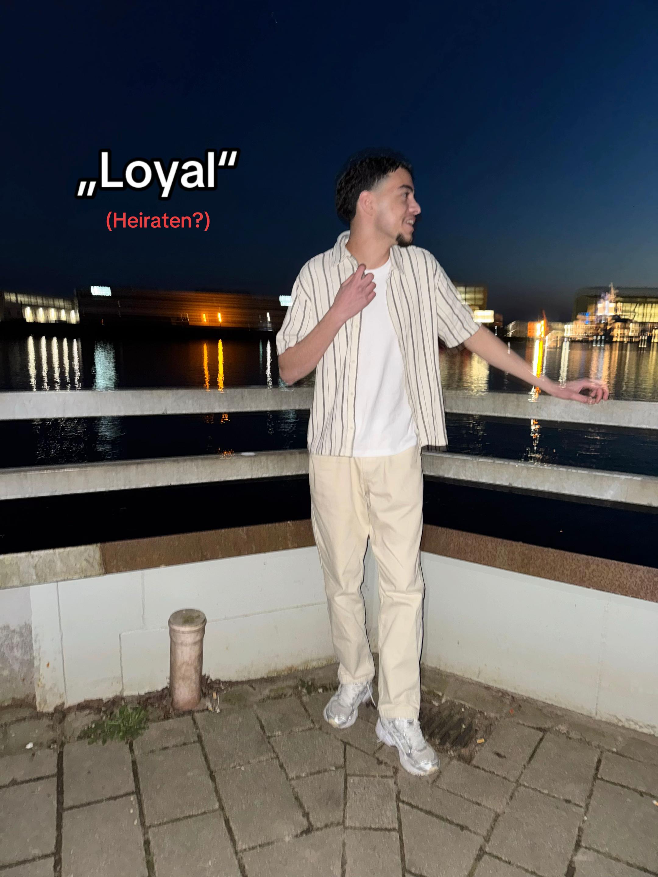 @🦦
