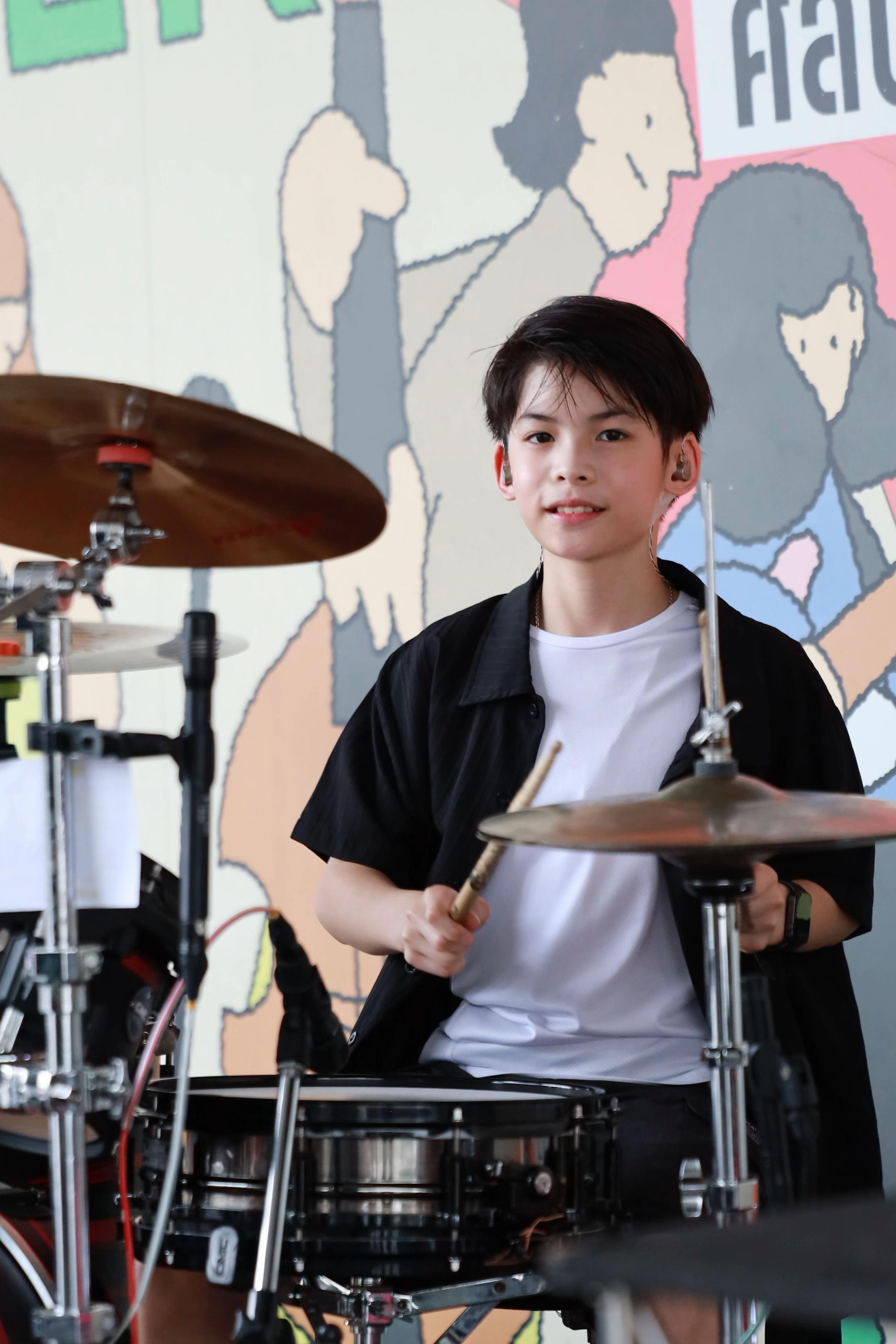 @leoboy_drummer