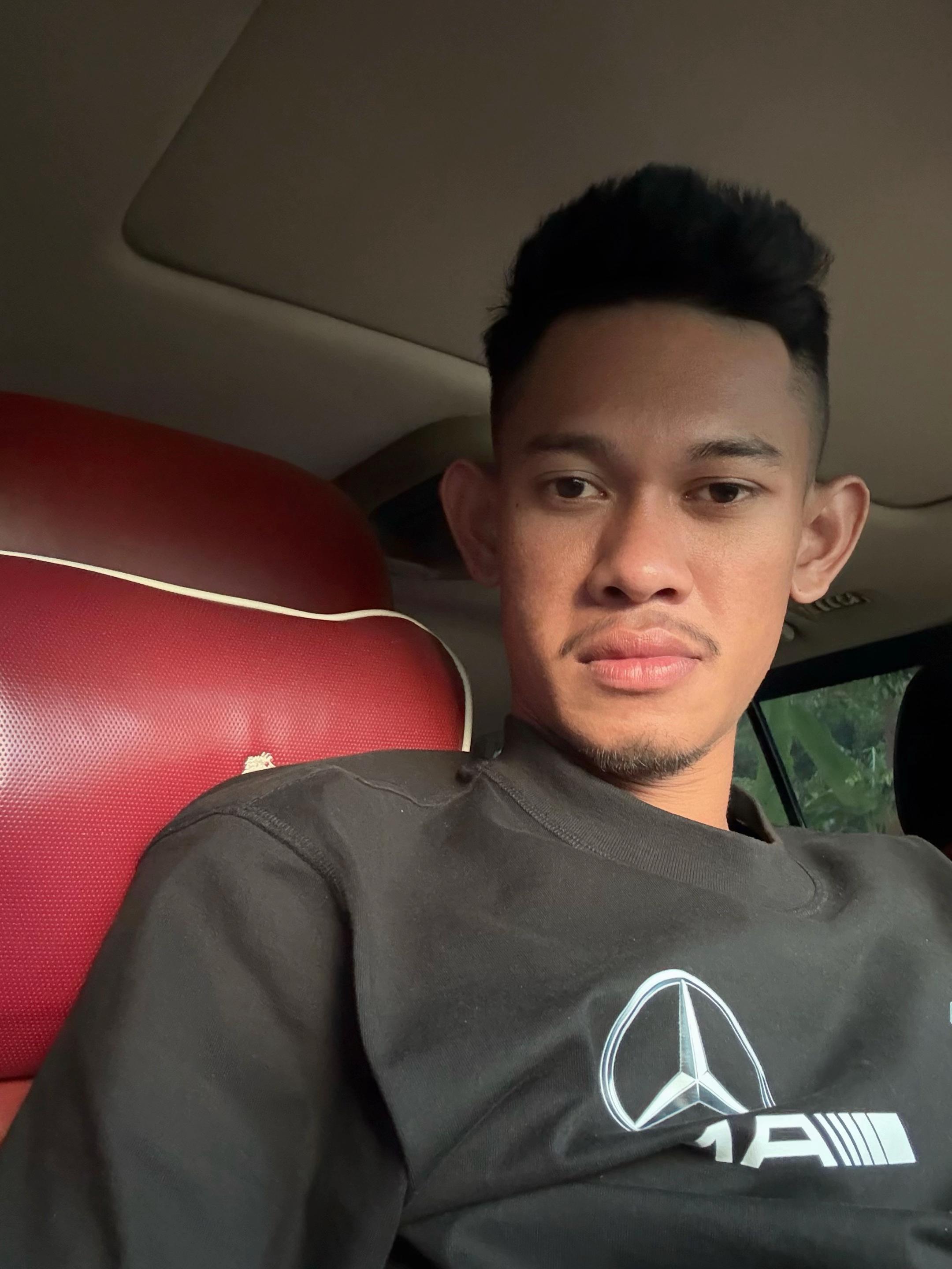 @កែវ ប្រុសពេជ្រ