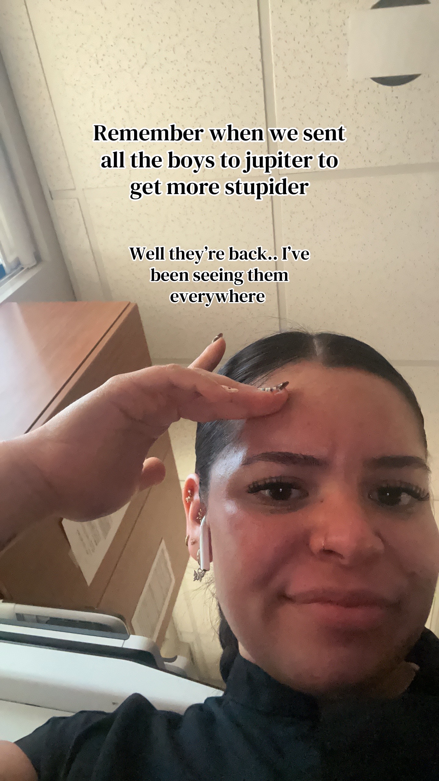 @🦦