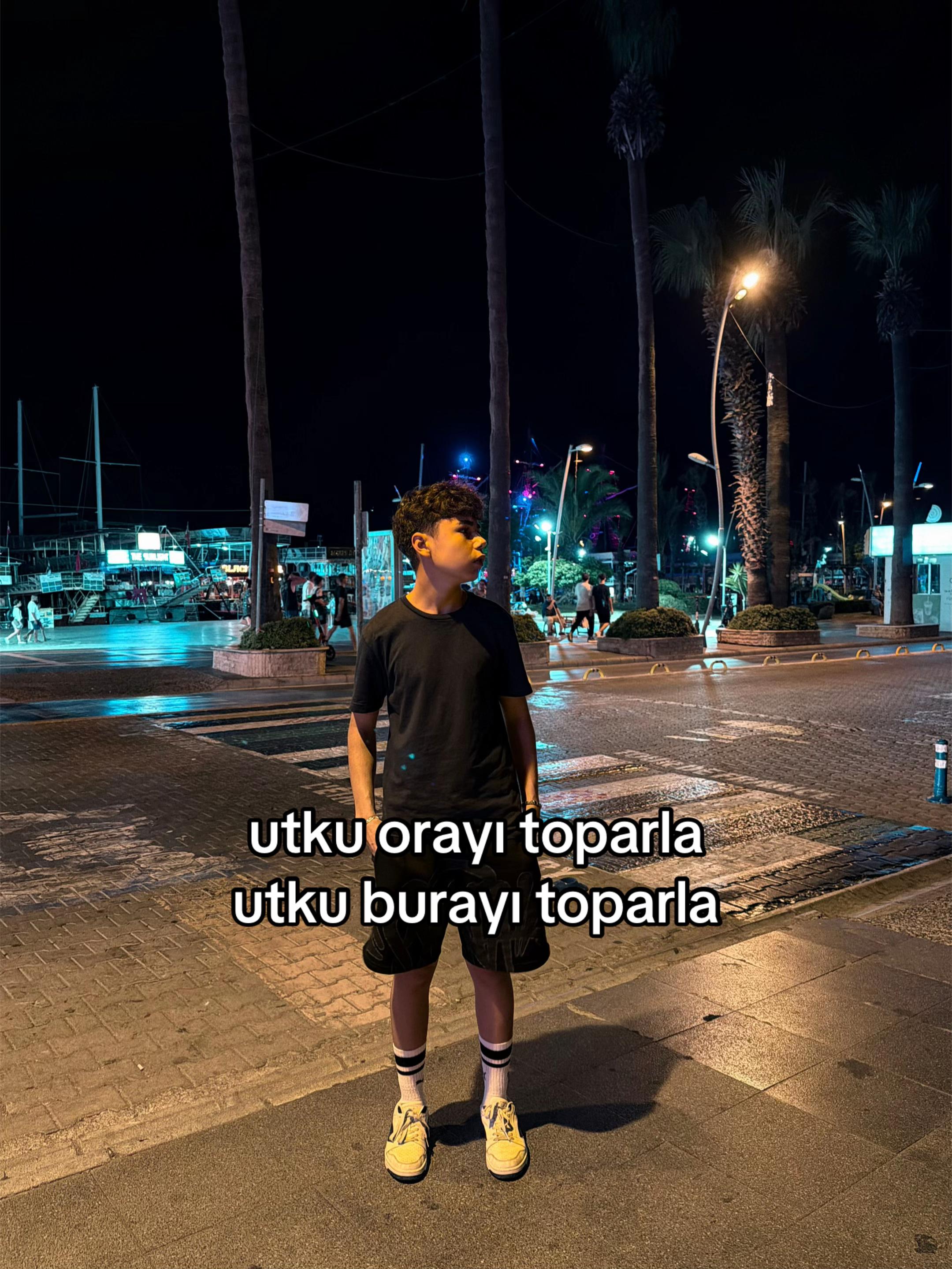 @👾
