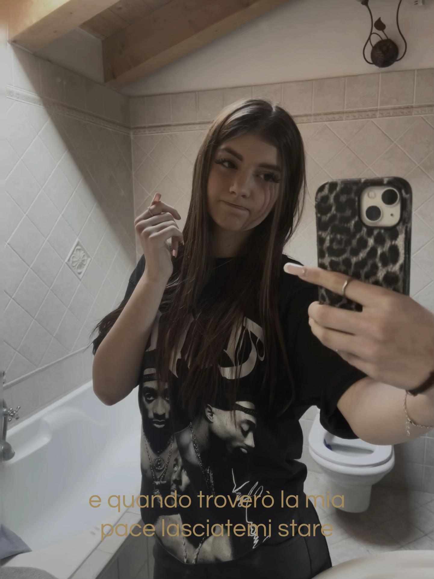 @𝟐𝟐