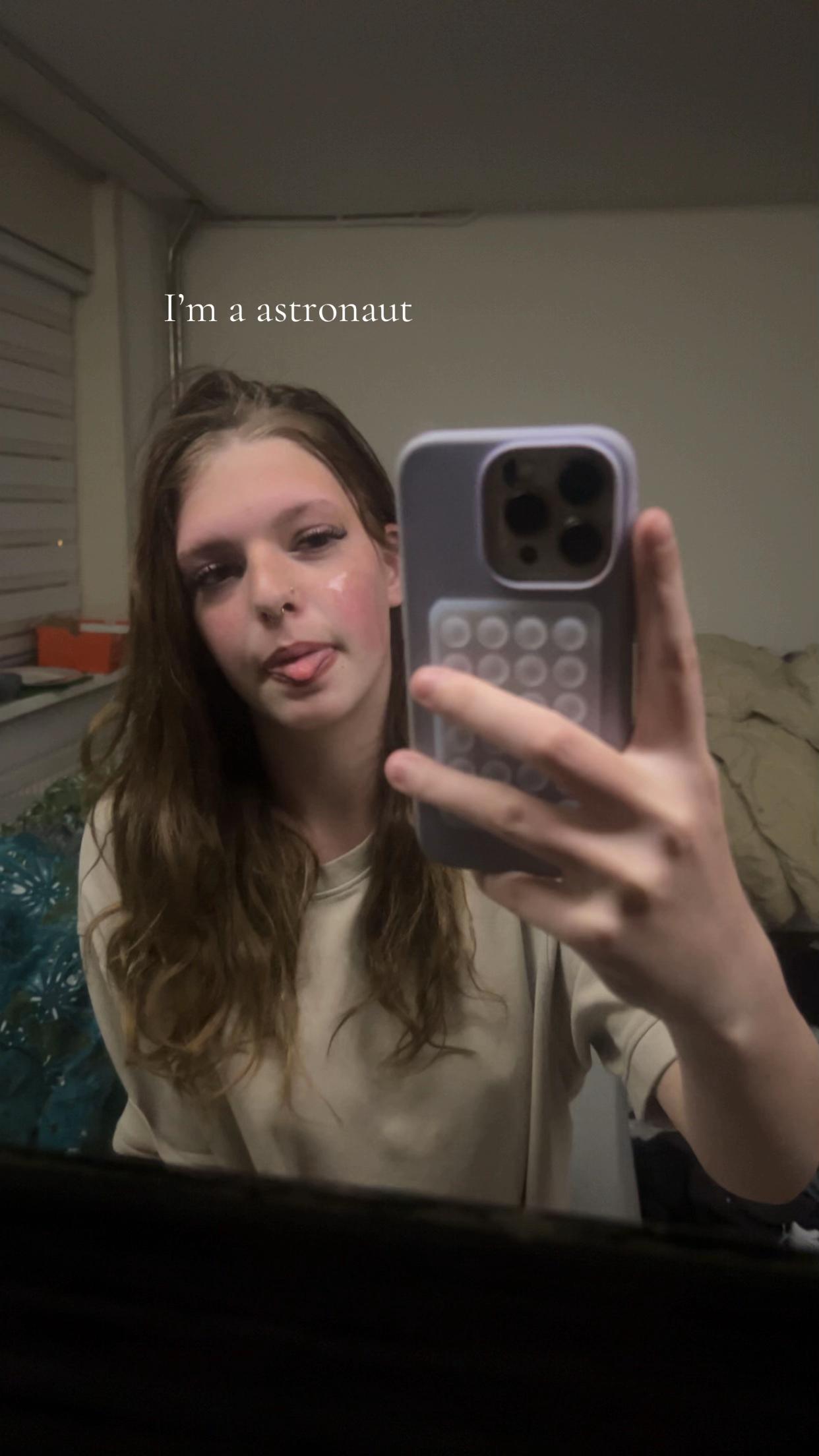 @𝒮