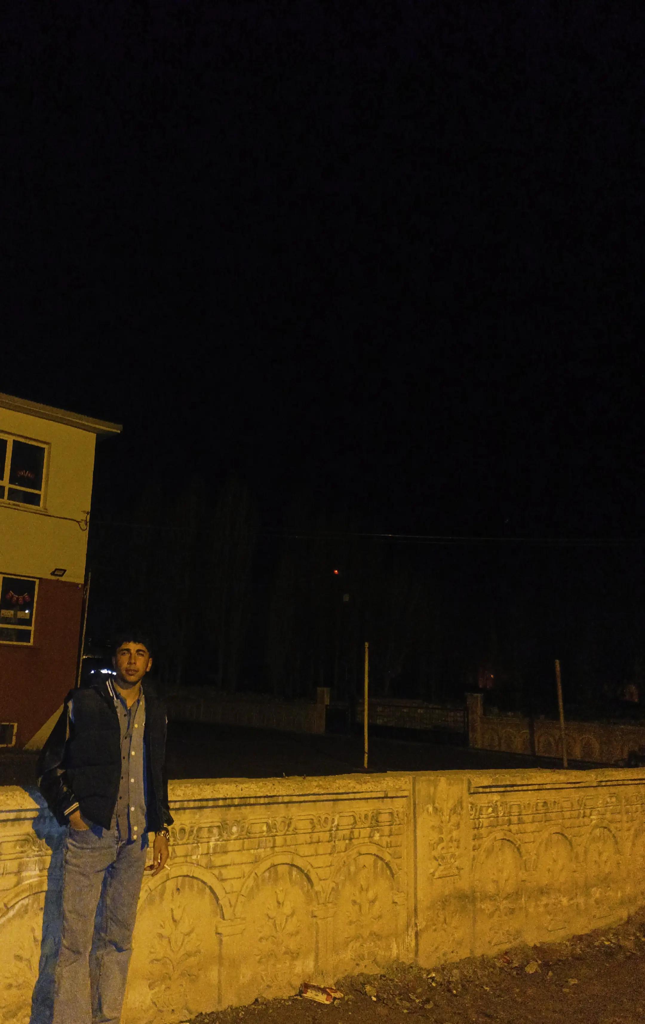 @&ouml;zg&uuml;r Yıldız