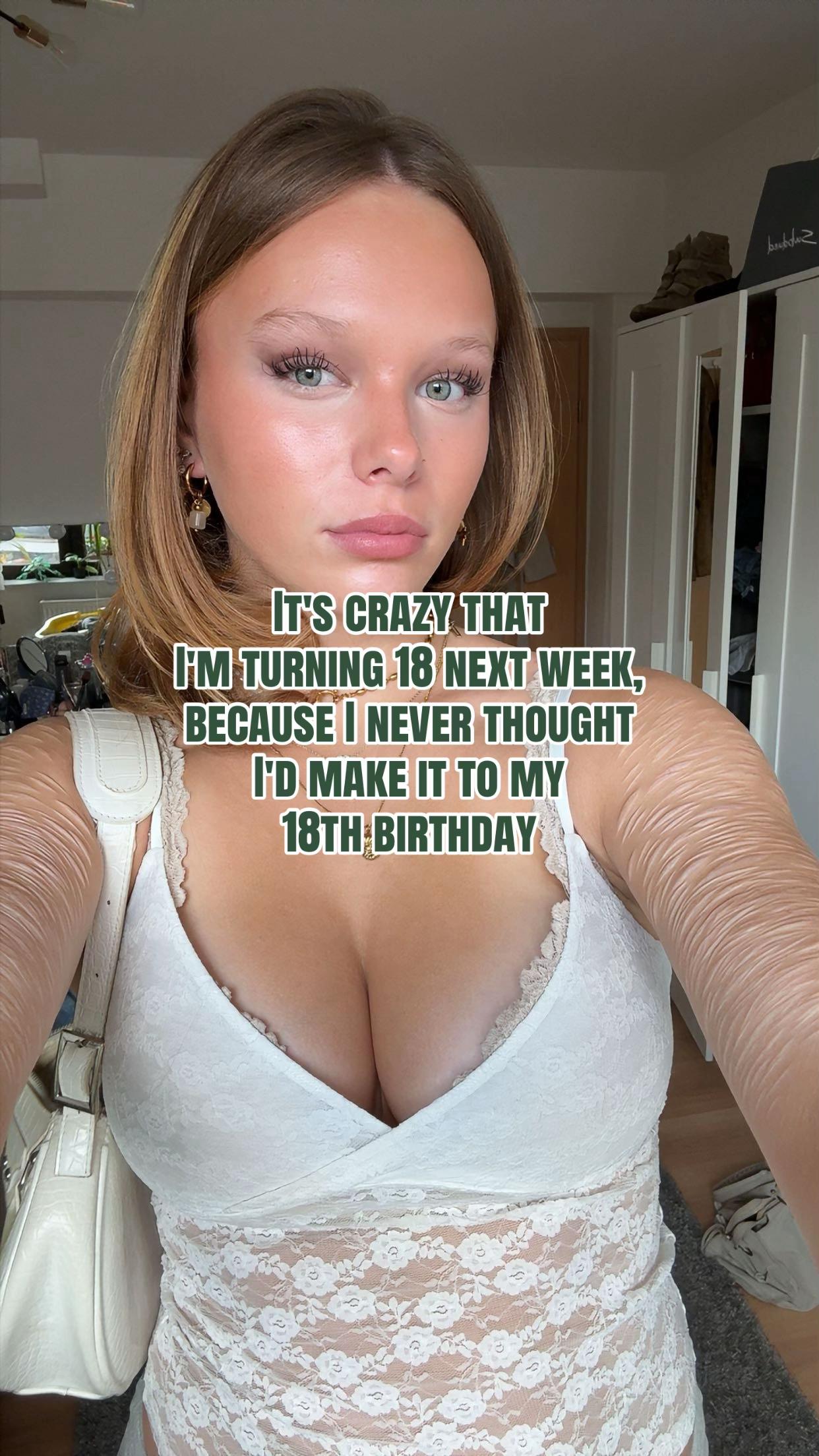 @𝐋𝐞𝐧𝐢 🫐🪽🍸