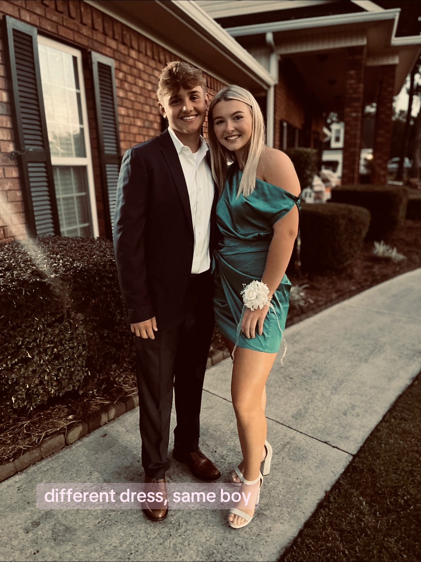 @maddieneumans