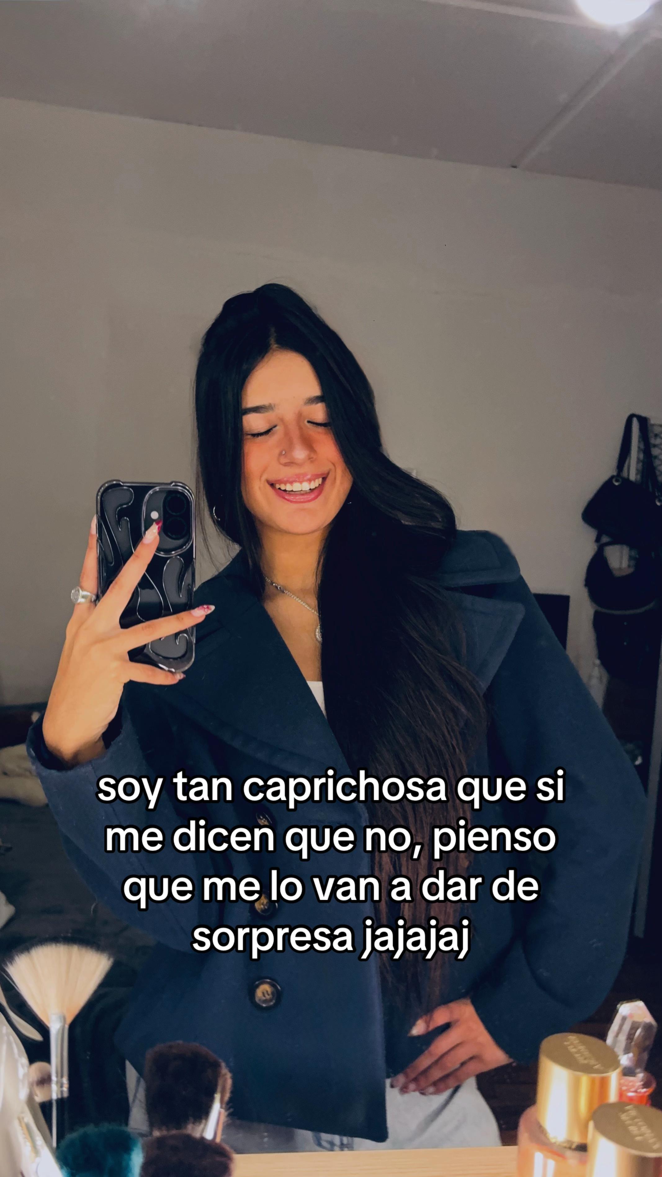 @𝒱𝒶𝓁𝓊 🖤